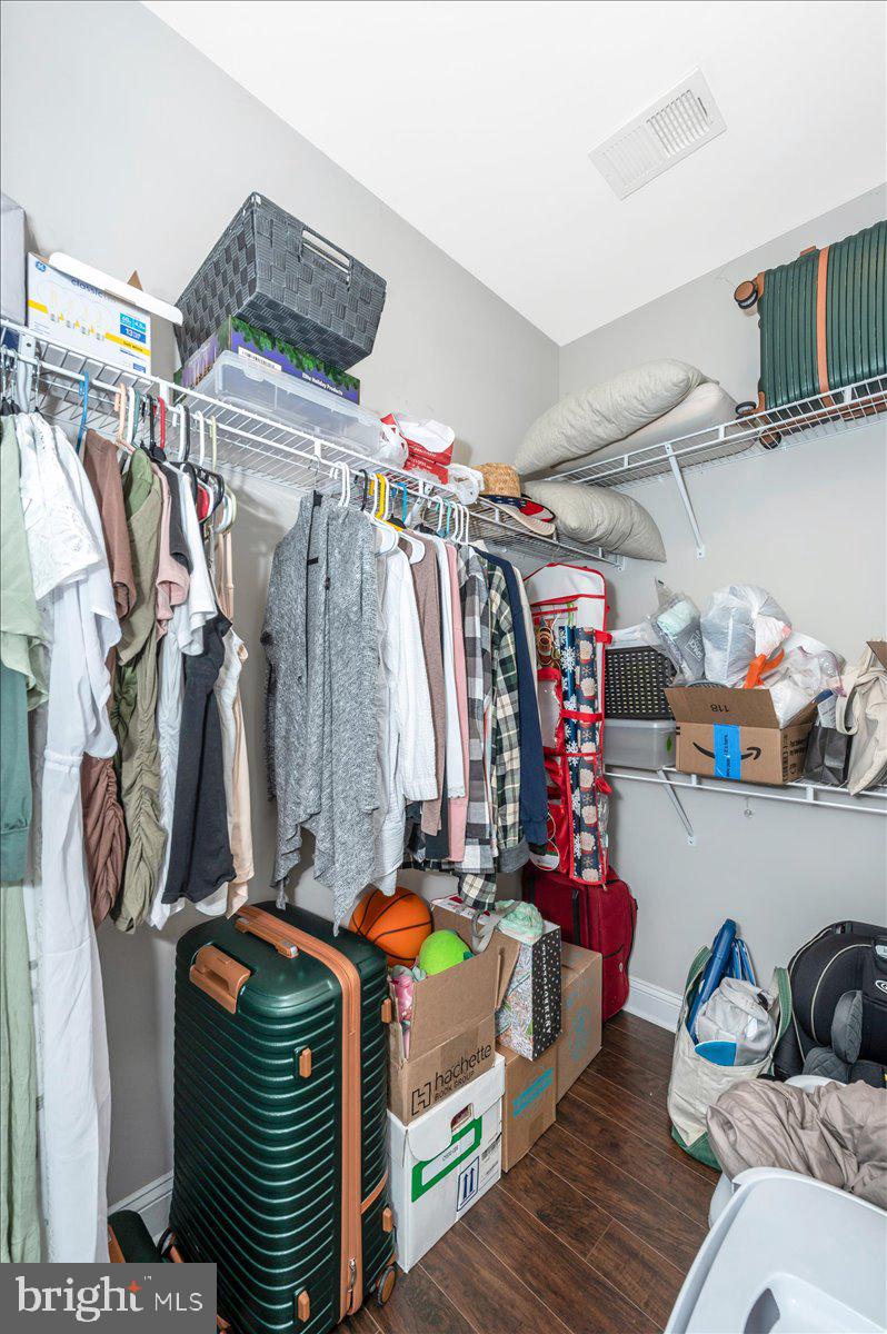 CRESTFIELD - Residential