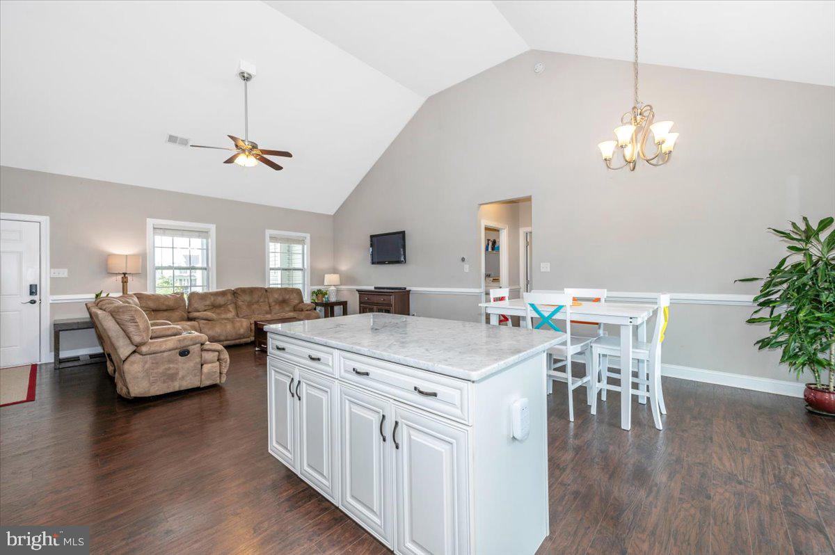 CRESTFIELD - Residential