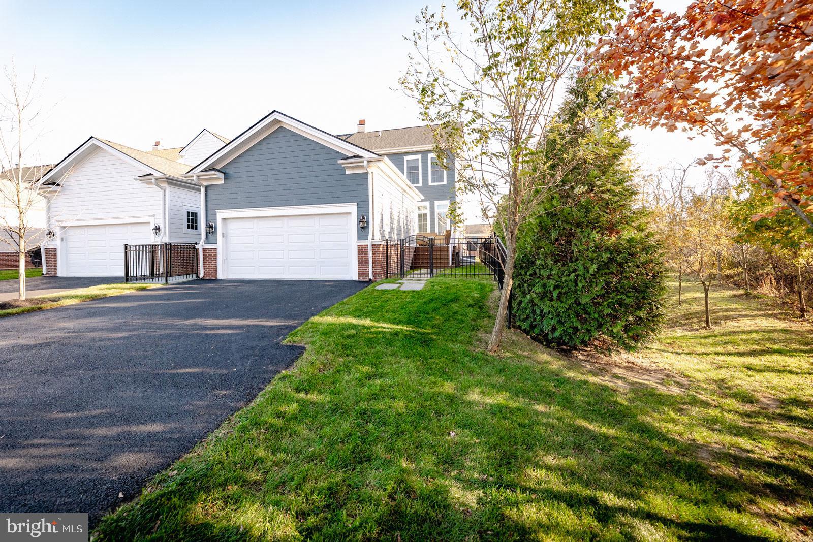 FLOWERS FIELD - Residential
