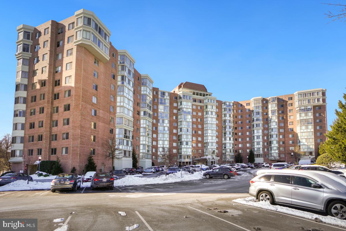 LEISURE WORLD - Residential