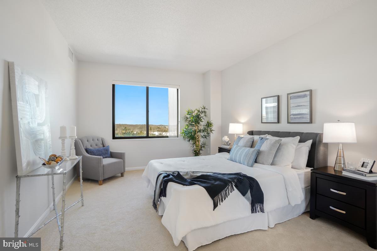 LEISURE WORLD - Residential