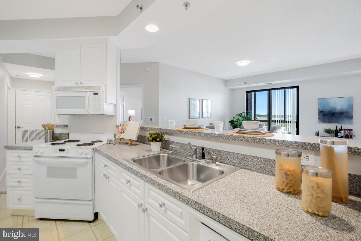 LEISURE WORLD - Residential