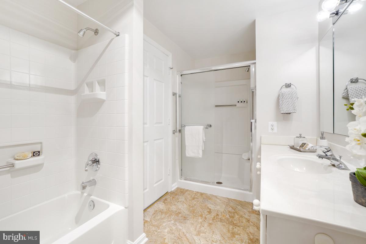 LEISURE WORLD - Residential