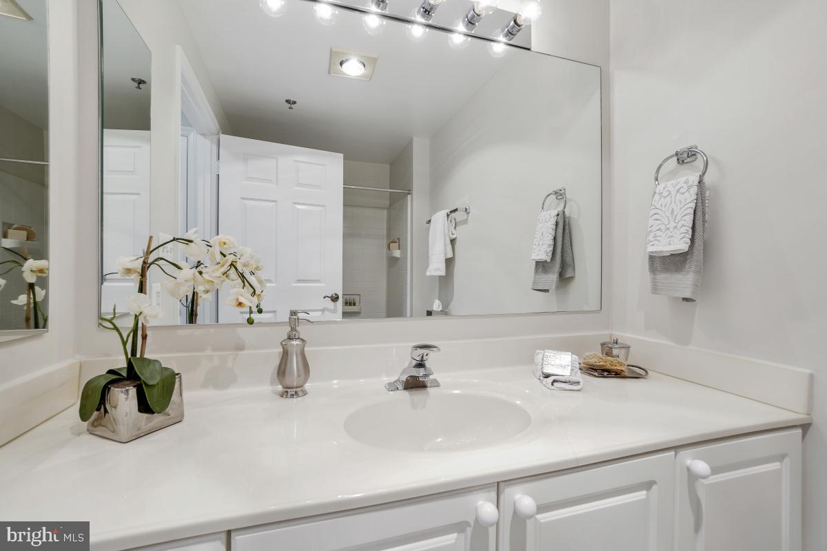 LEISURE WORLD - Residential