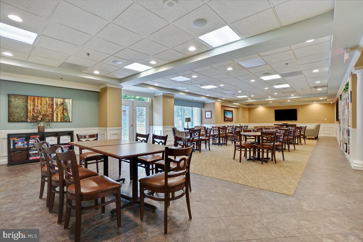 LEISURE WORLD - Residential