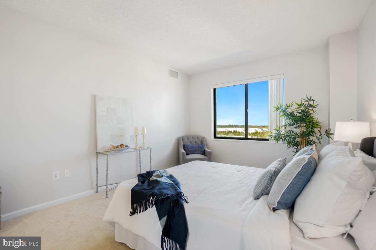 LEISURE WORLD - Residential