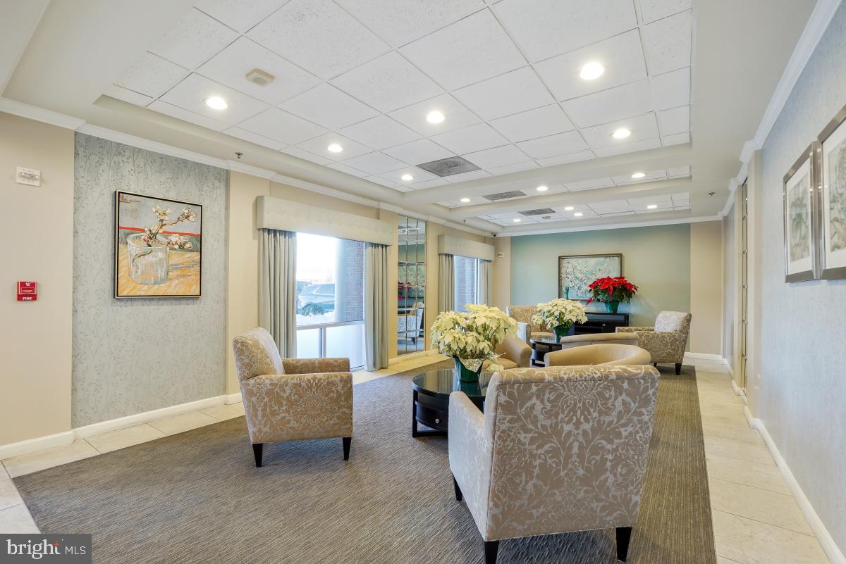 LEISURE WORLD - Residential