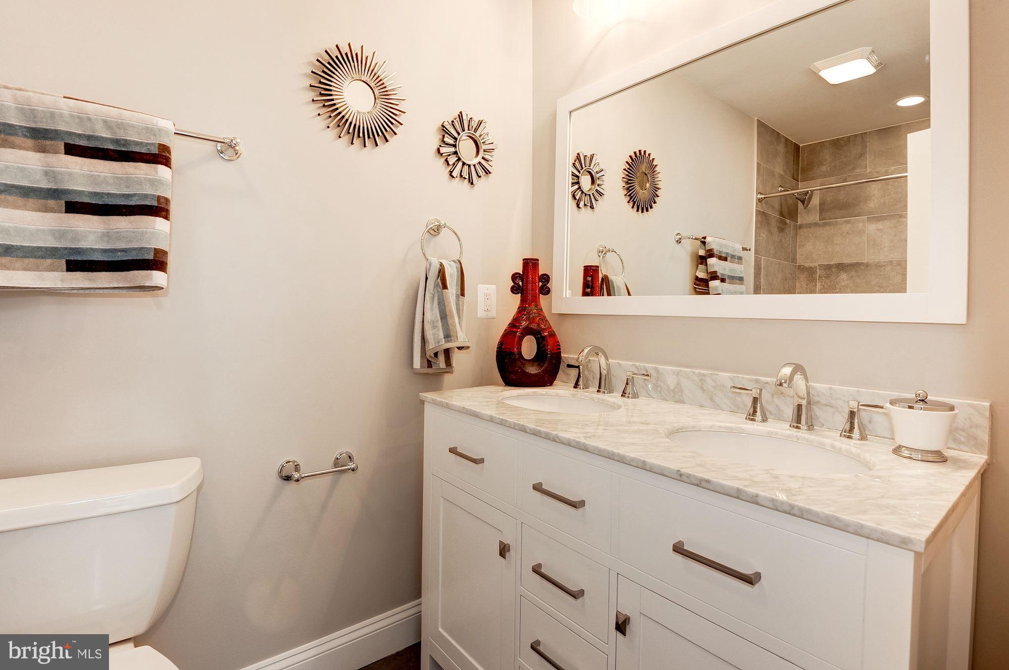 VIENNA WOODS - Residential