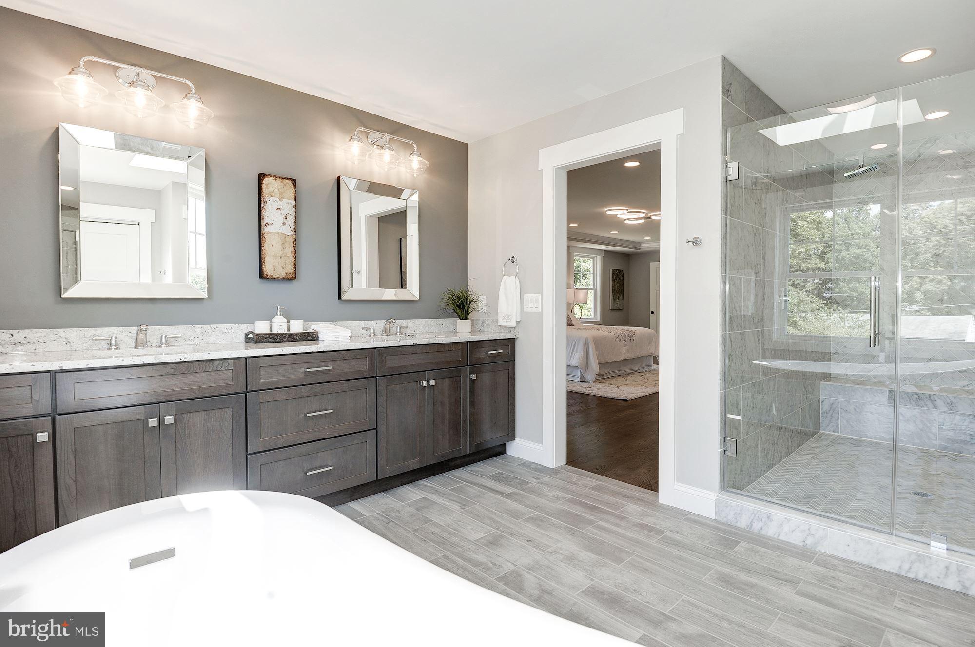 VIENNA WOODS - Residential