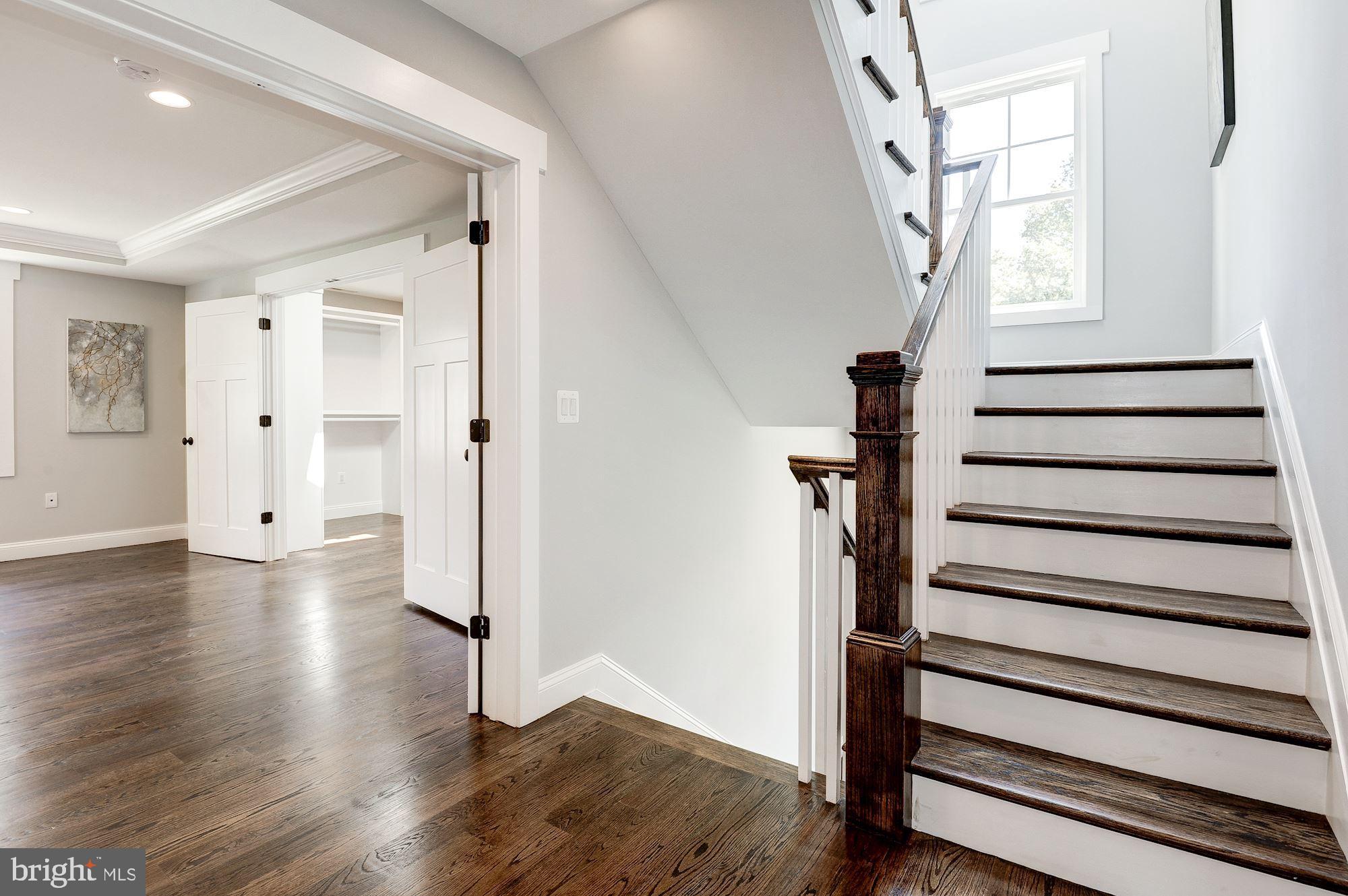 VIENNA WOODS - Residential