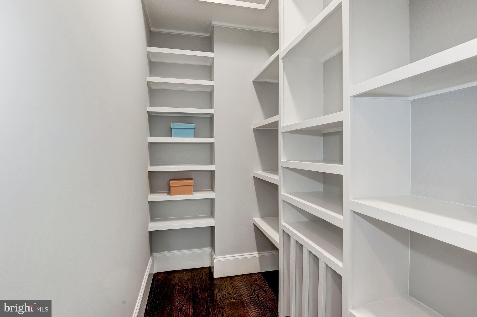 VIENNA WOODS - Residential