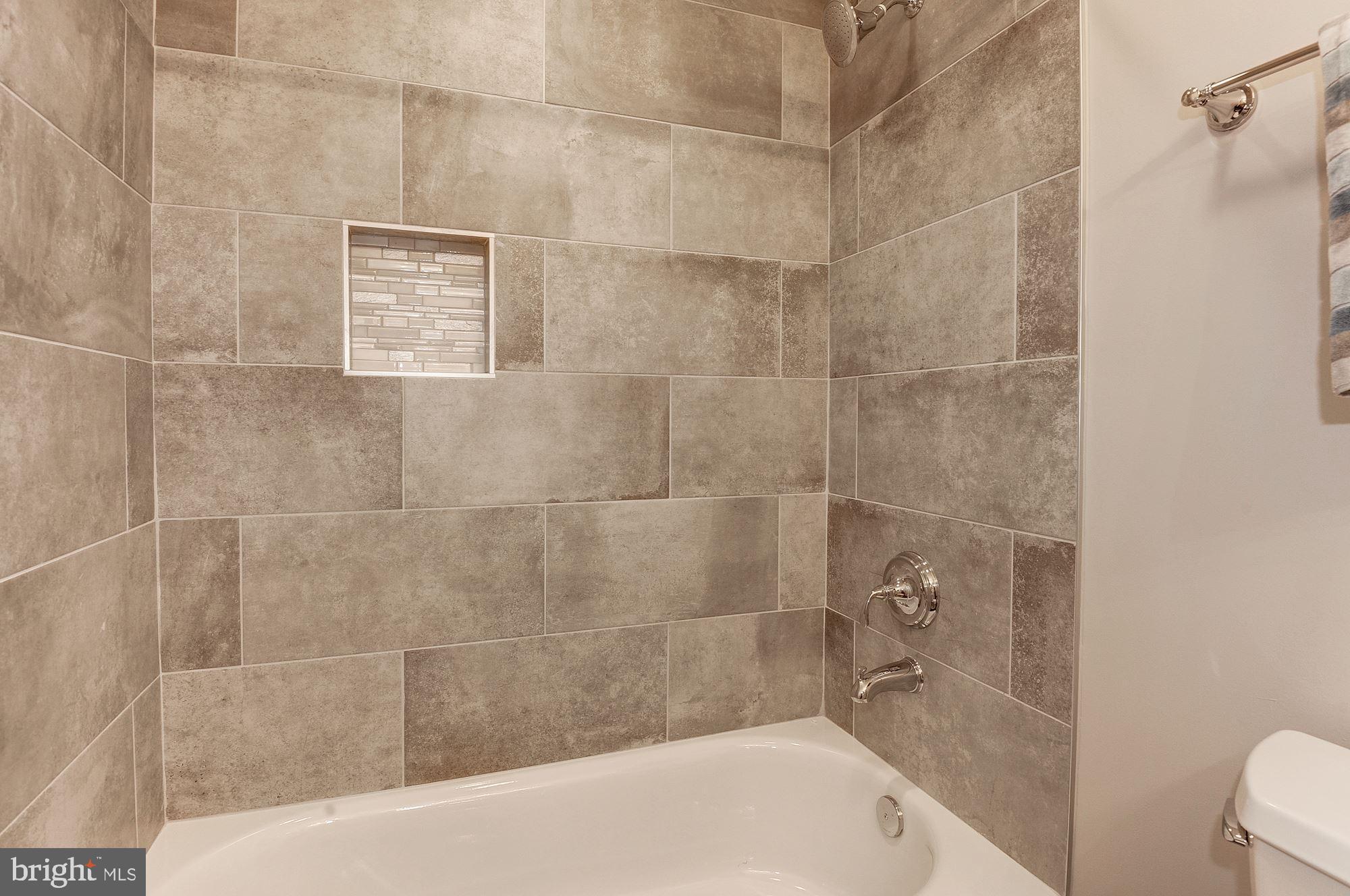 VIENNA WOODS - Residential