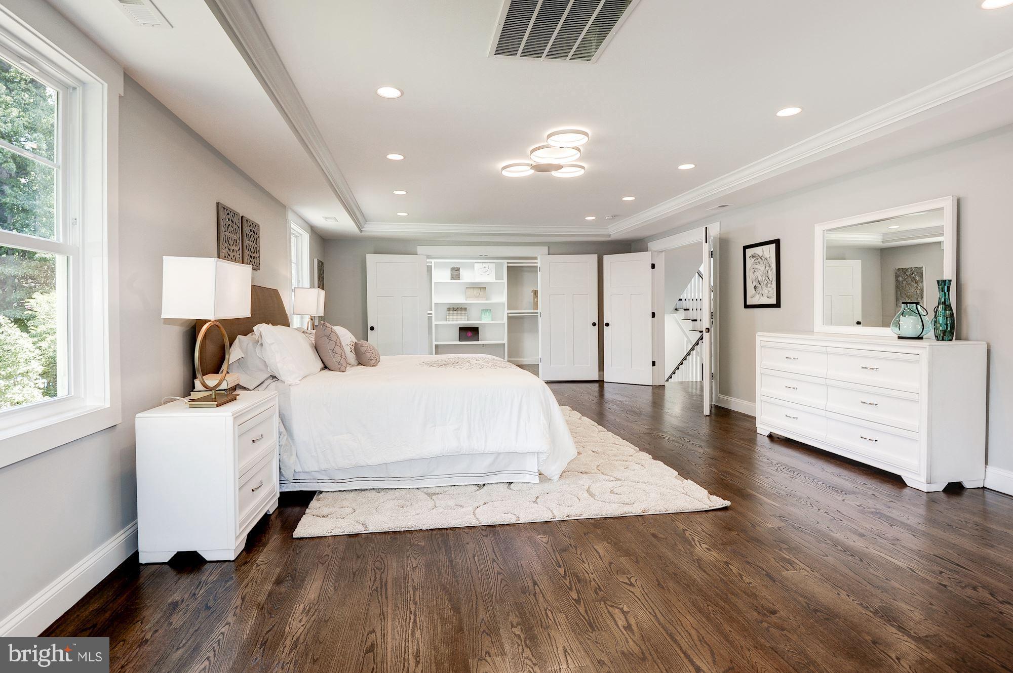 VIENNA WOODS - Residential