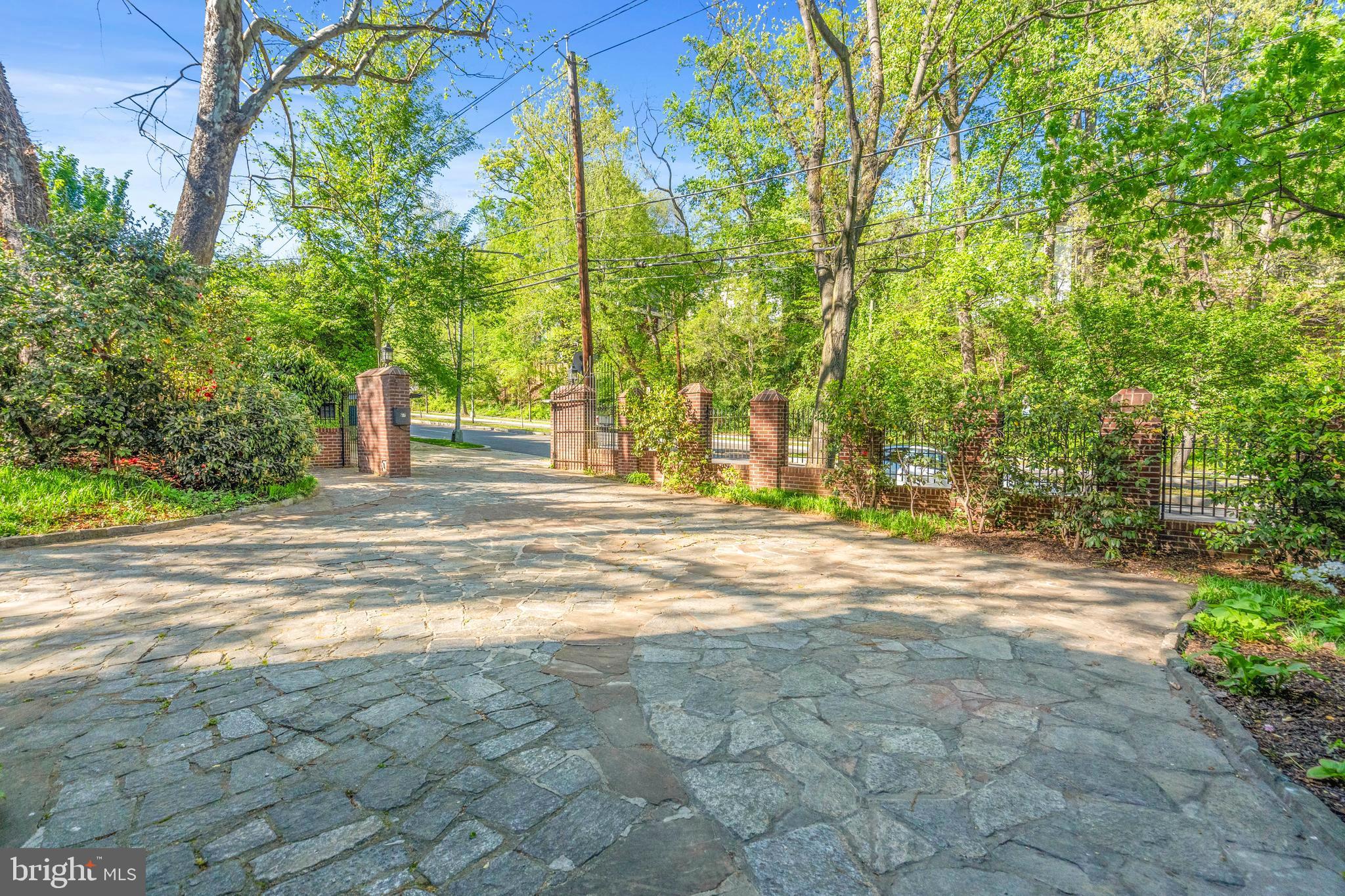 MASSACHUSETTS AVENUE HEIGHTS - Residential