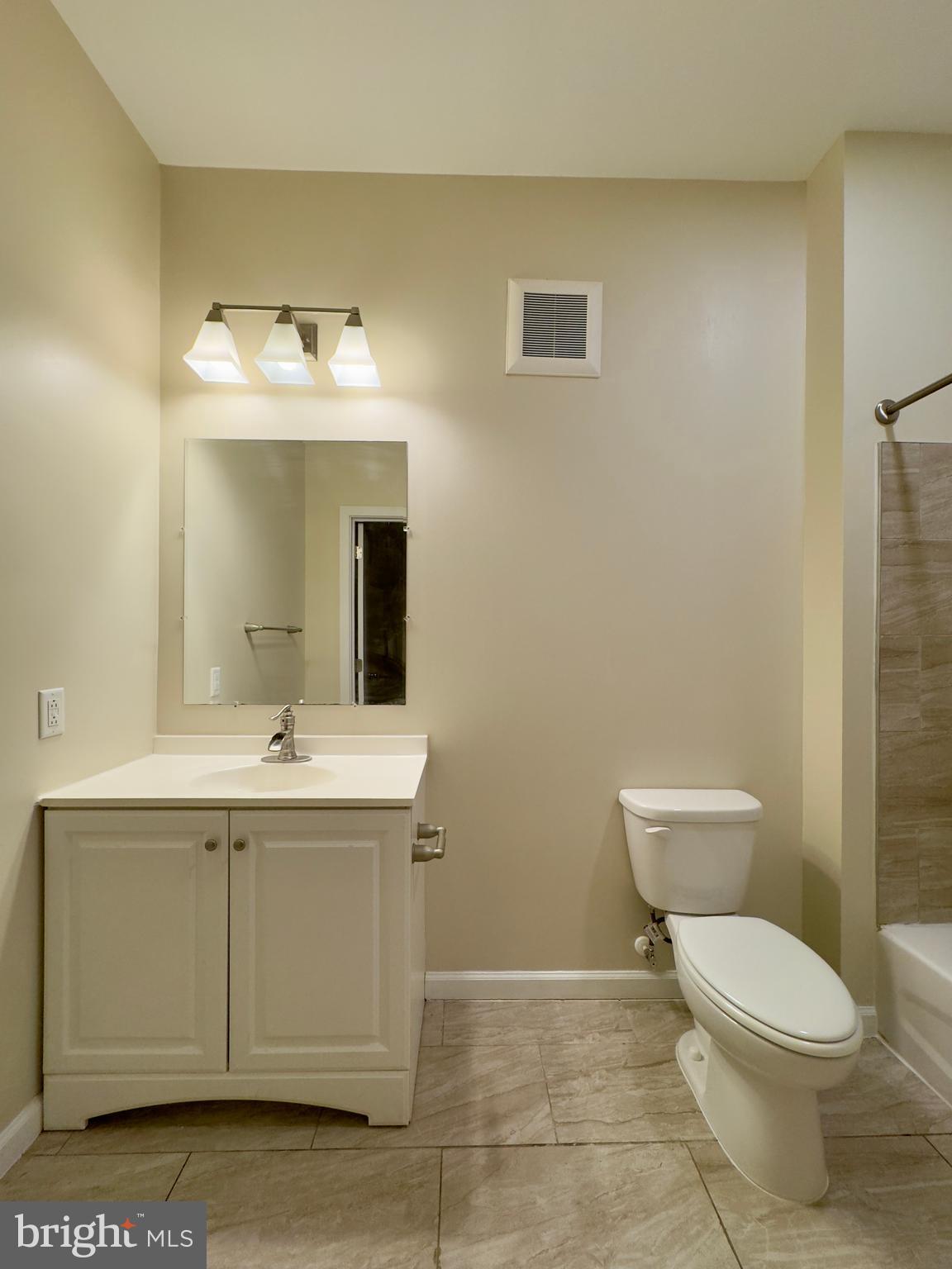 DOWNTOWN - Residential Lease