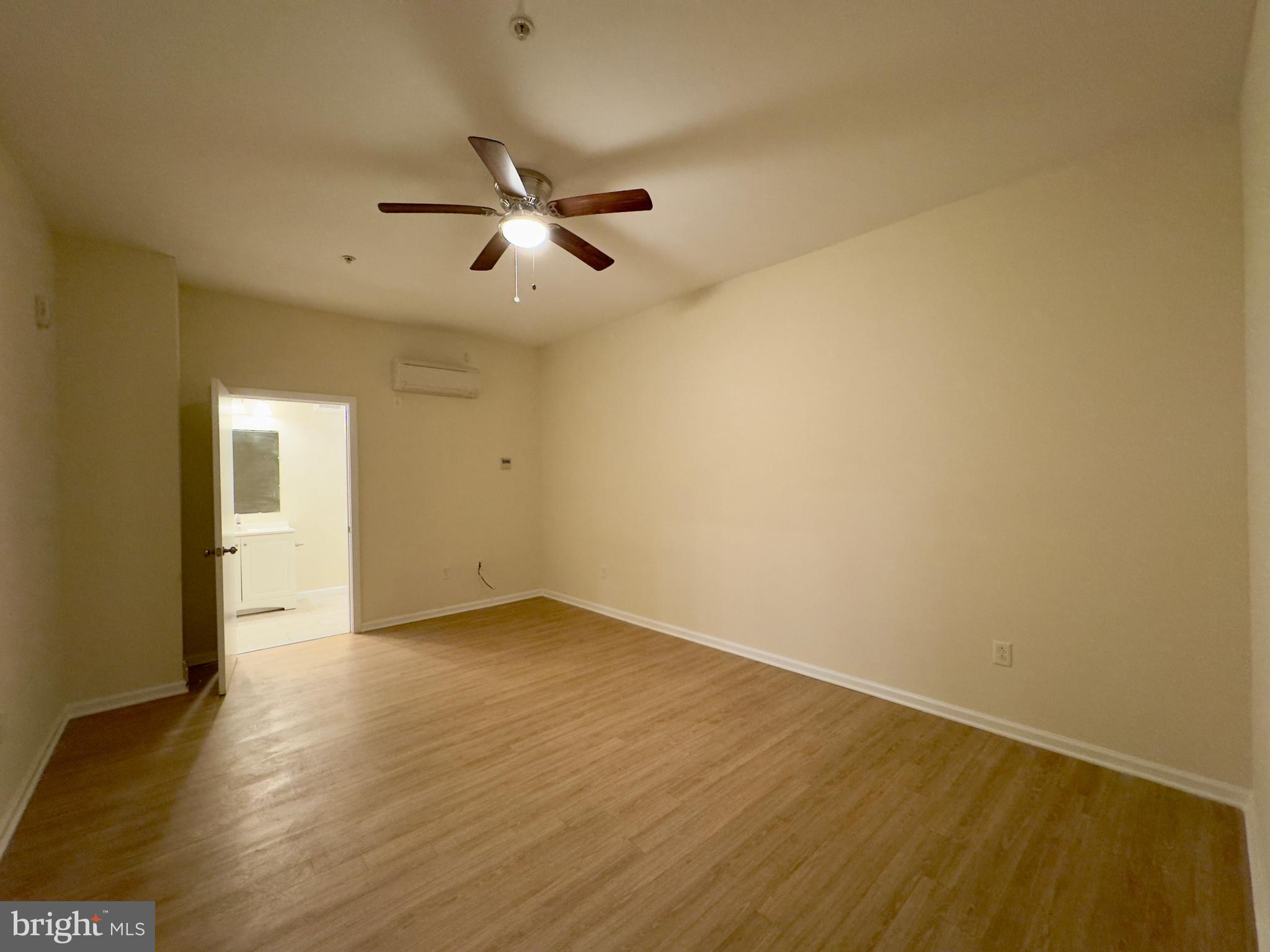 DOWNTOWN - Residential Lease