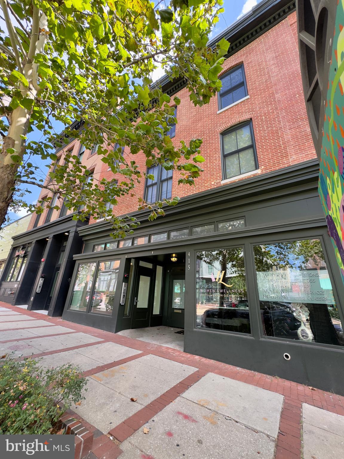 DOWNTOWN - Residential Lease