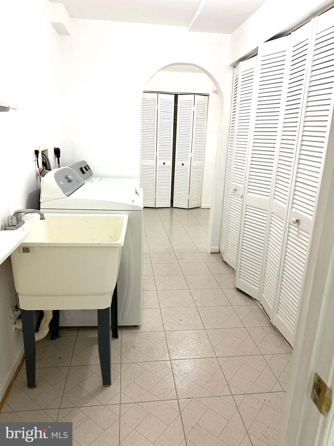 QUINCE ORCHARD PARK - Residential Lease