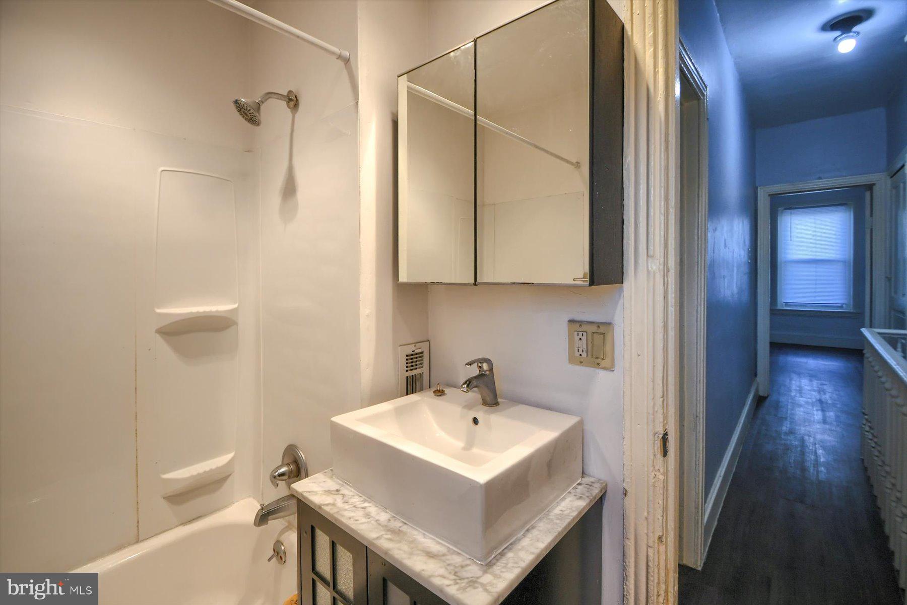 BELMONT - Residential Lease
