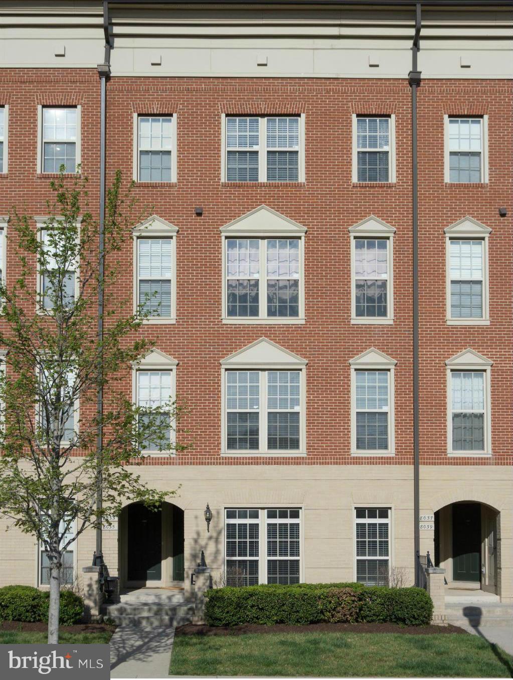 MADISON CRESCENT - Residential