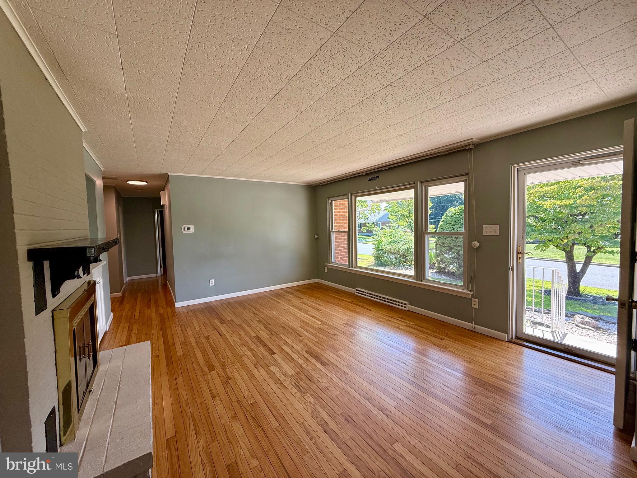 3715 ROSEWOOD