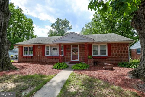 Photo of 110 N CHESTNUT ST, ELIZABETHTOWN, PA 17022 (MLS # PALA2039060)