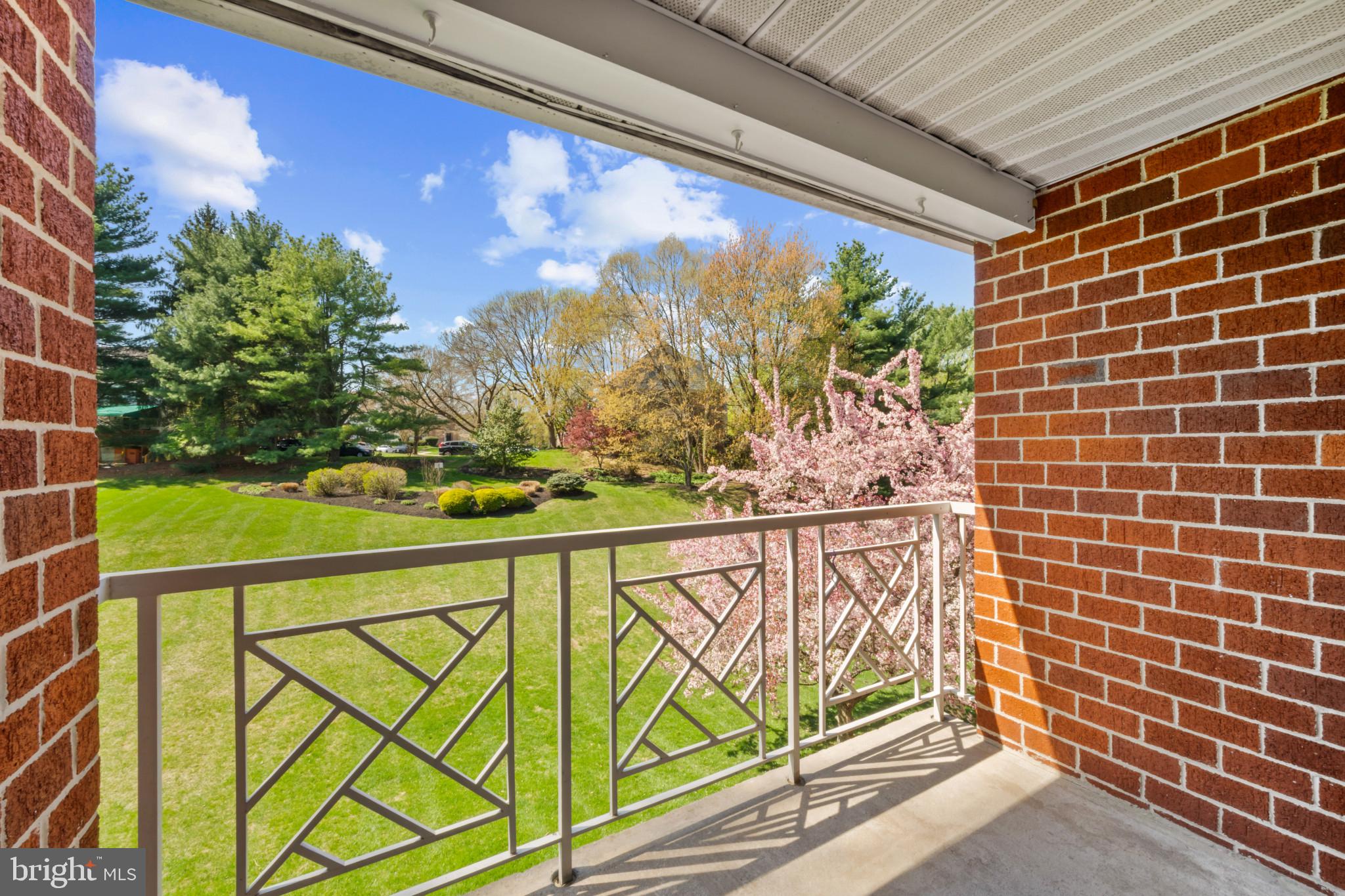 SHEPHERDS KNOLL GARDEN - Residential