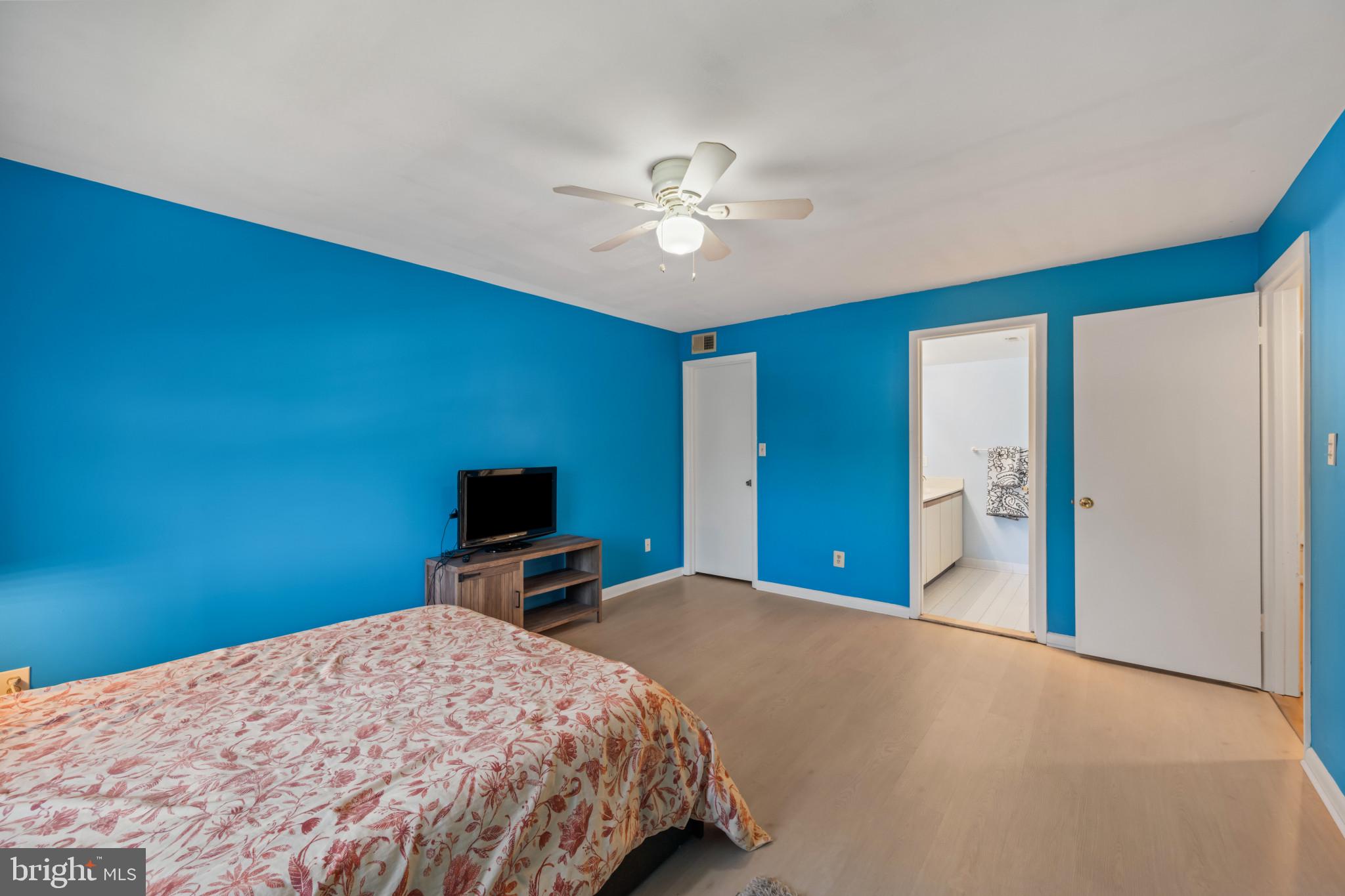 SHEPHERDS KNOLL GARDEN - Residential