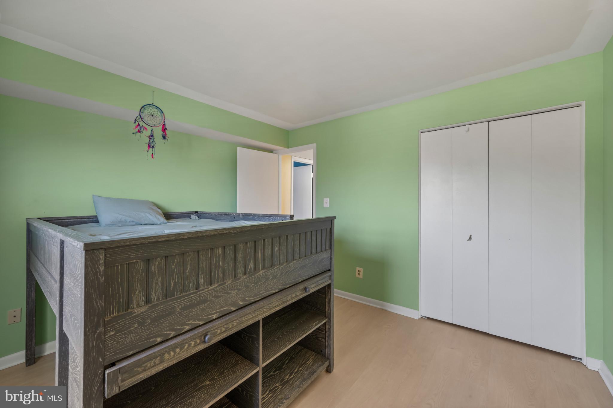 SHEPHERDS KNOLL GARDEN - Residential