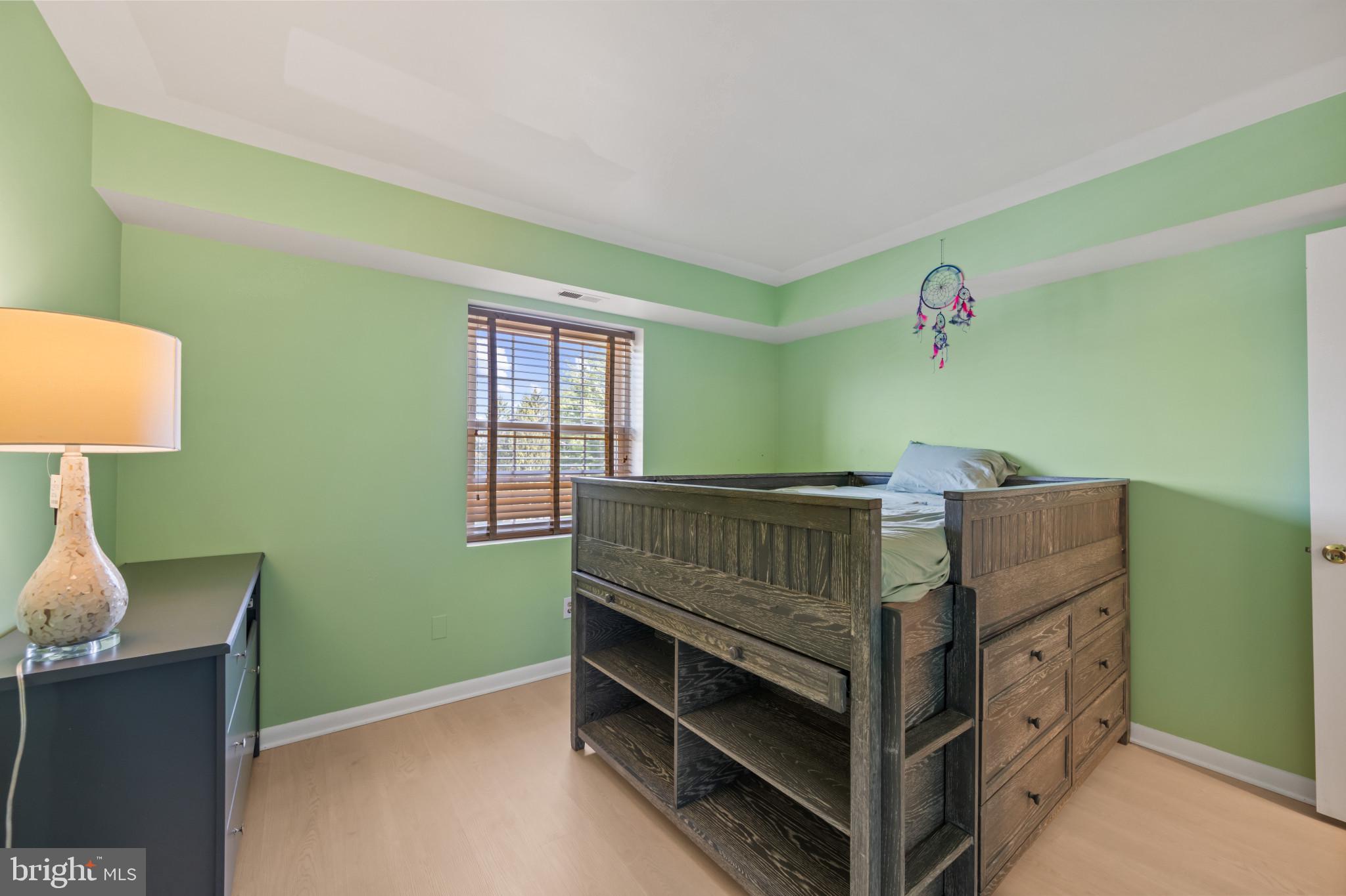 SHEPHERDS KNOLL GARDEN - Residential