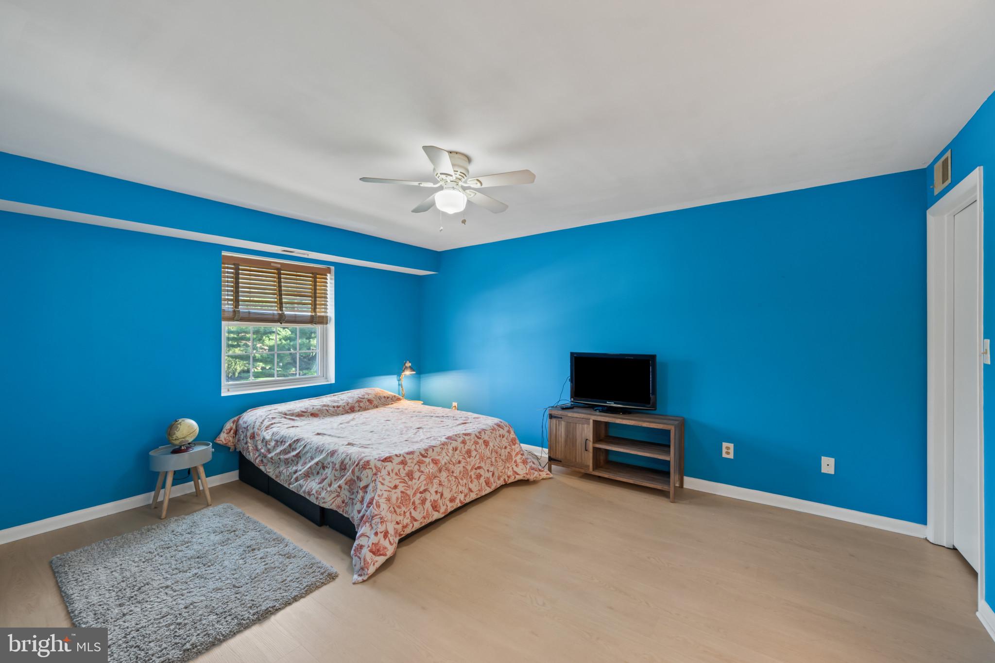 SHEPHERDS KNOLL GARDEN - Residential