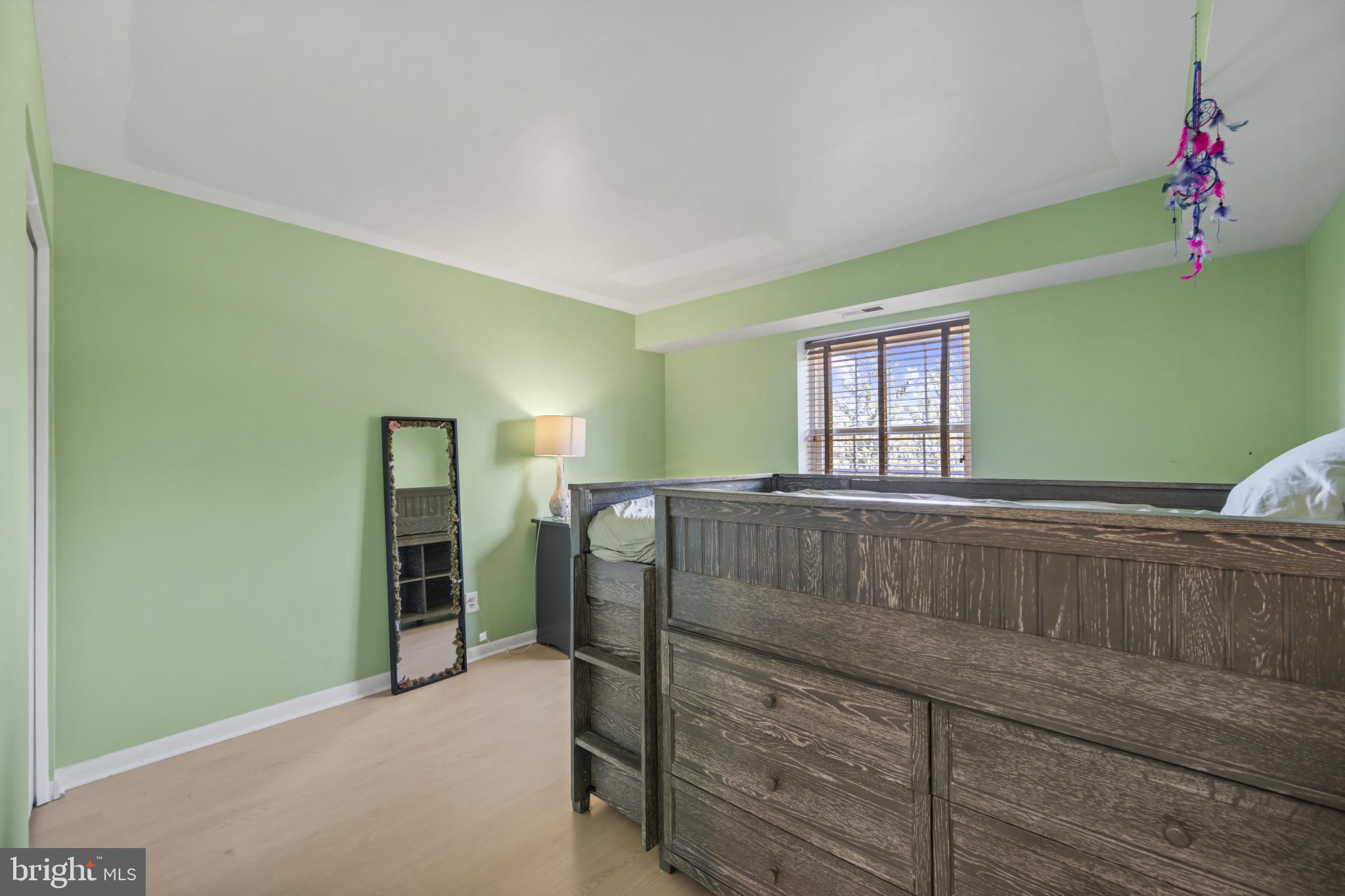 SHEPHERDS KNOLL GARDEN - Residential