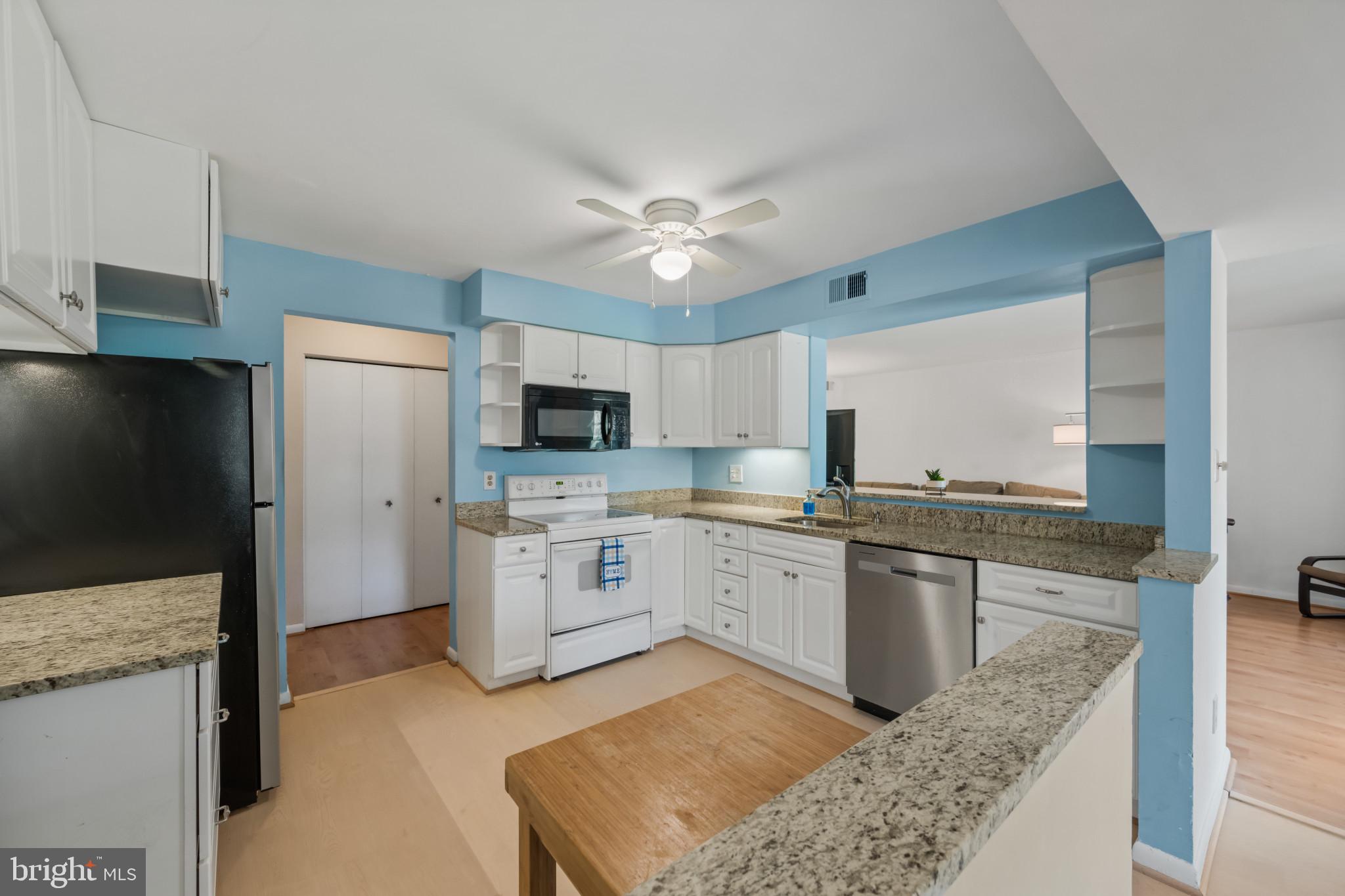 SHEPHERDS KNOLL GARDEN - Residential