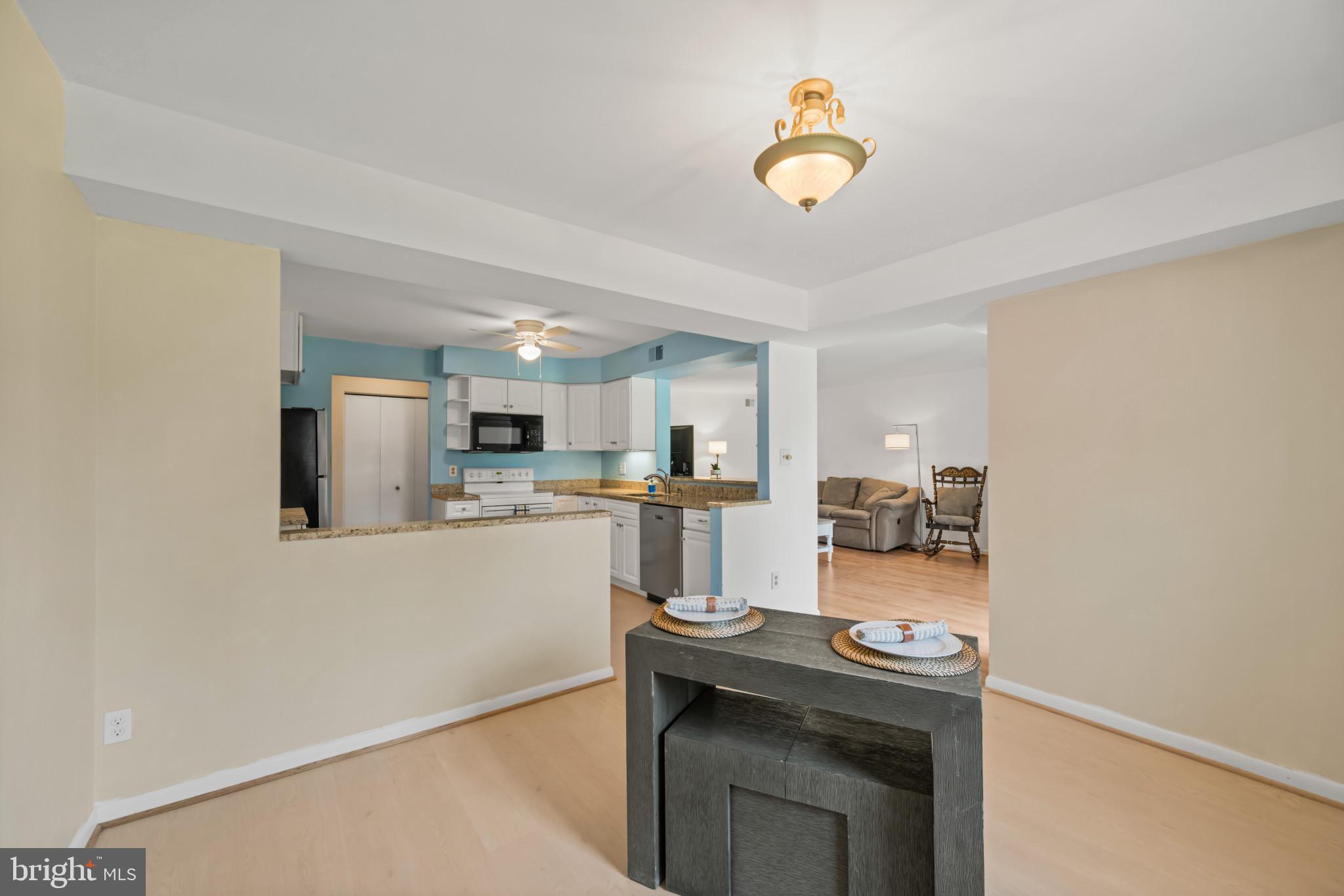 SHEPHERDS KNOLL GARDEN - Residential