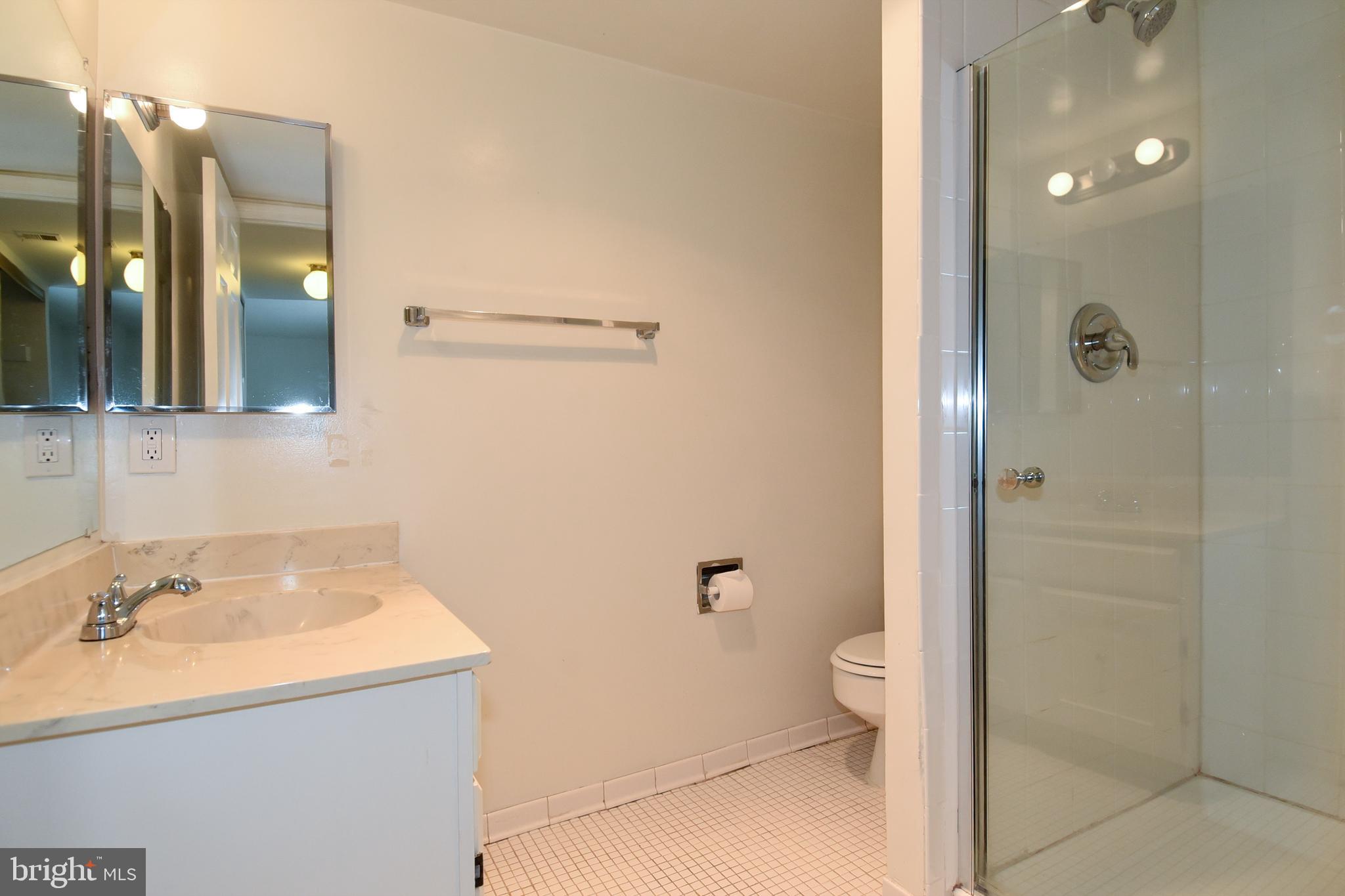 THE COLONIES - Residential Lease