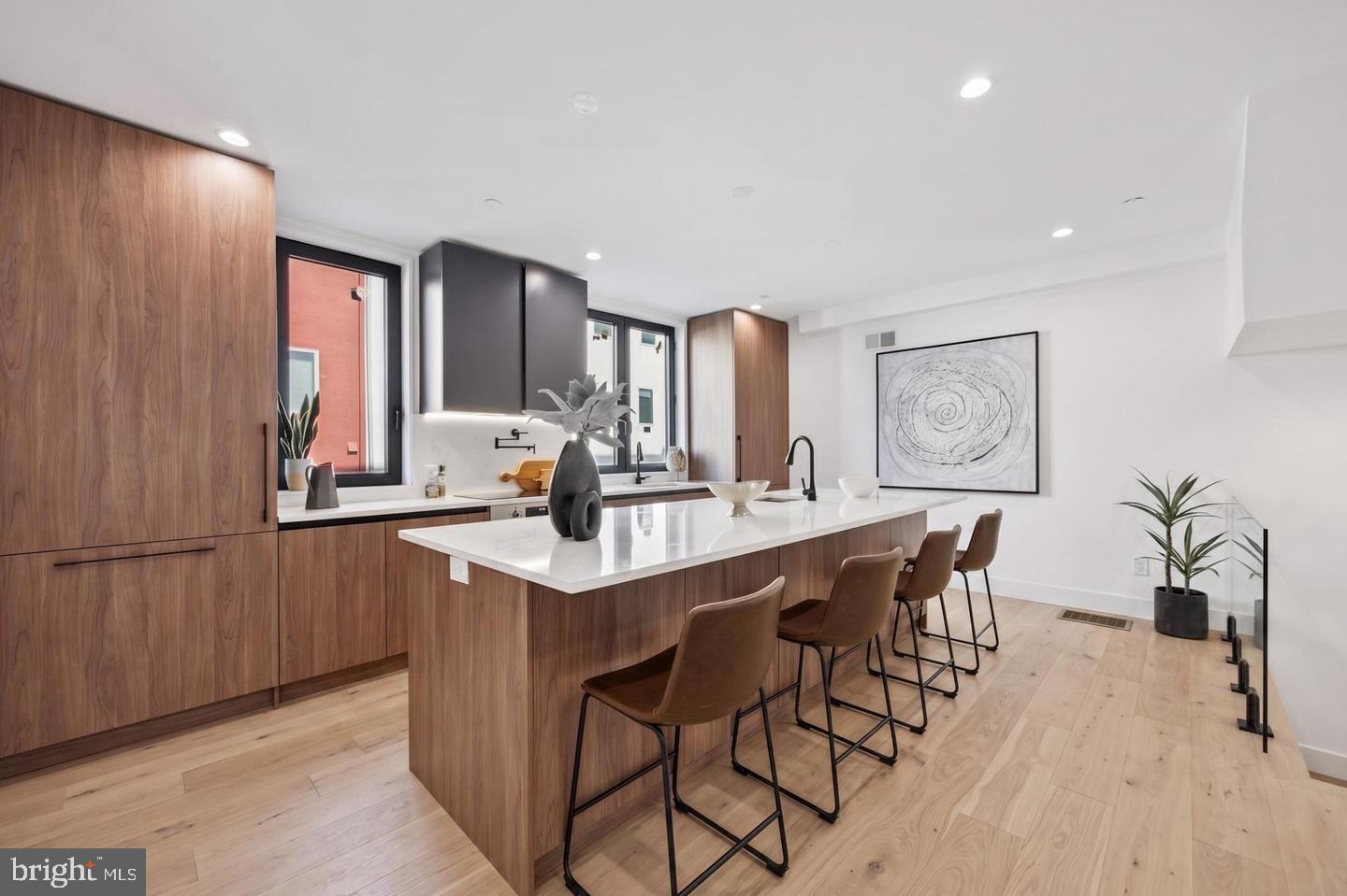 1922 GEARY STREET 4