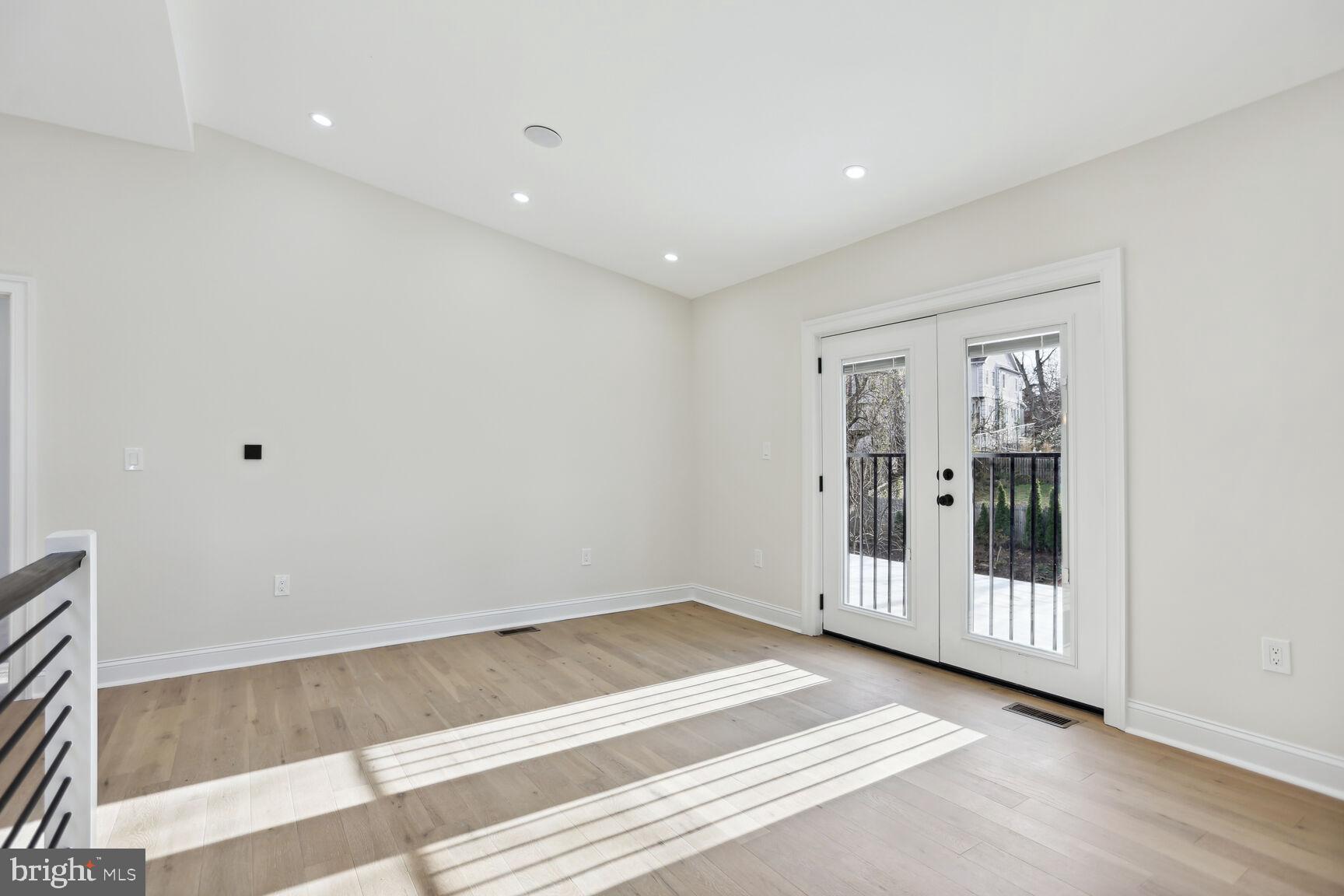 TAKOMA PARK - Residential