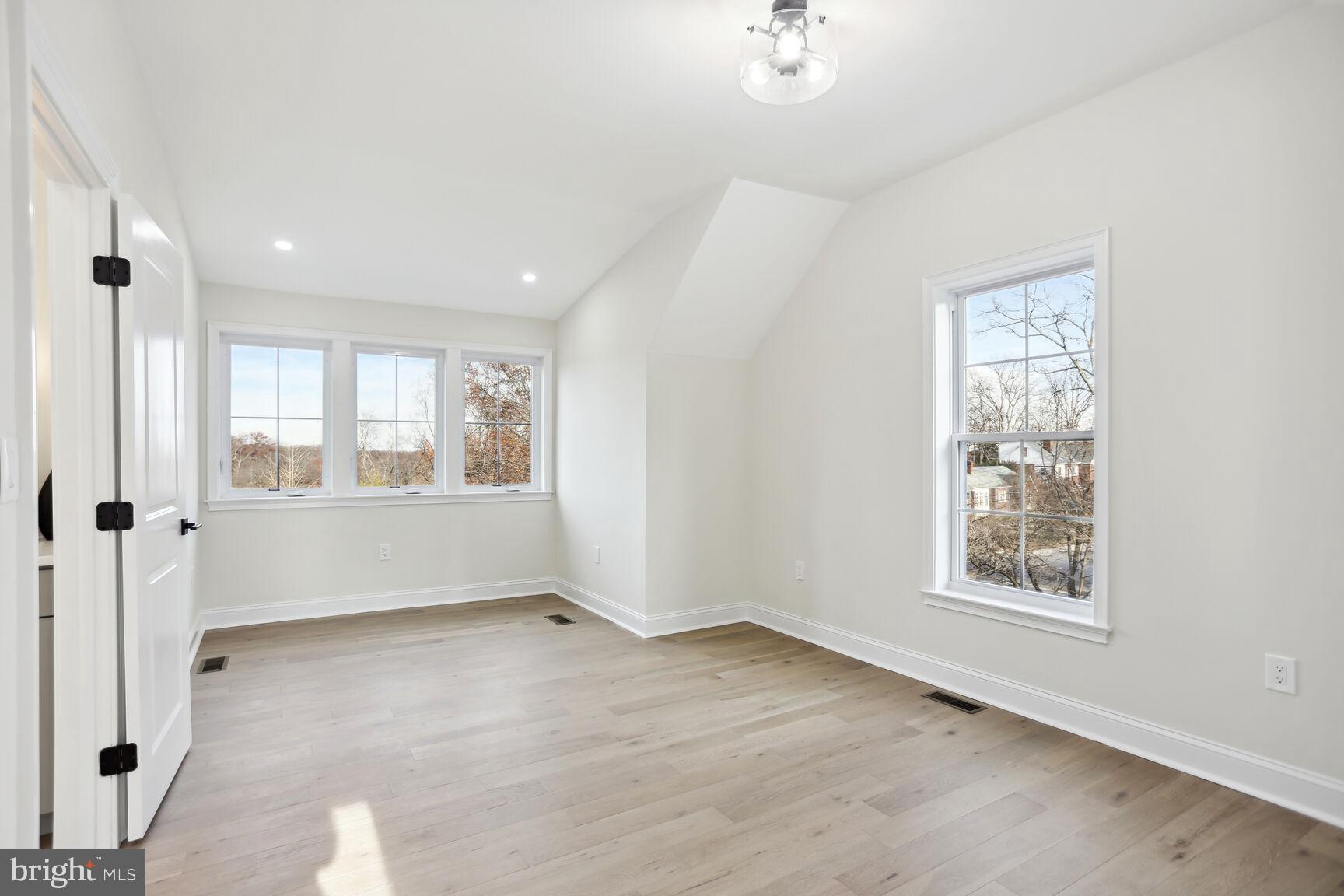 TAKOMA PARK - Residential