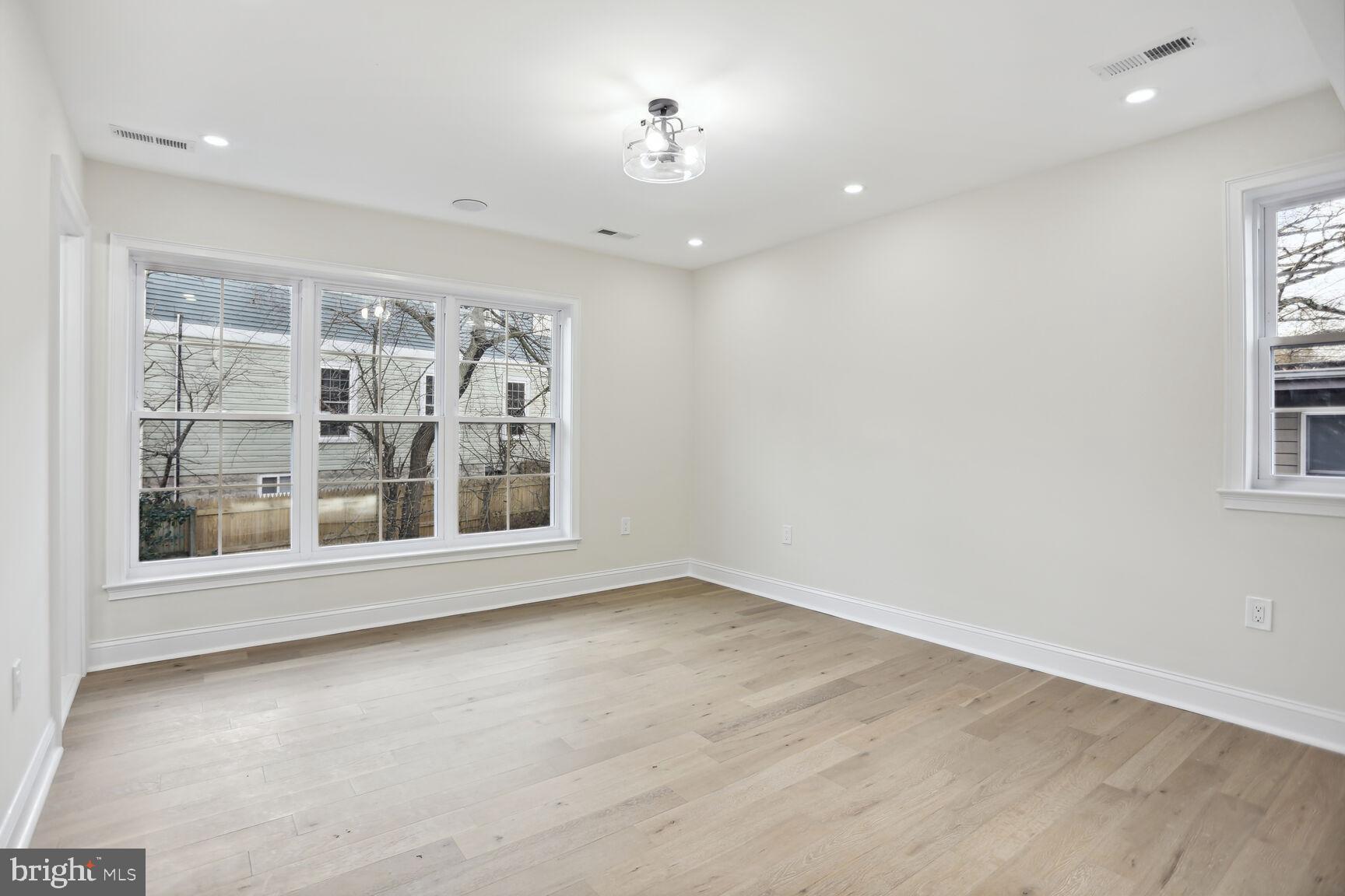 TAKOMA PARK - Residential