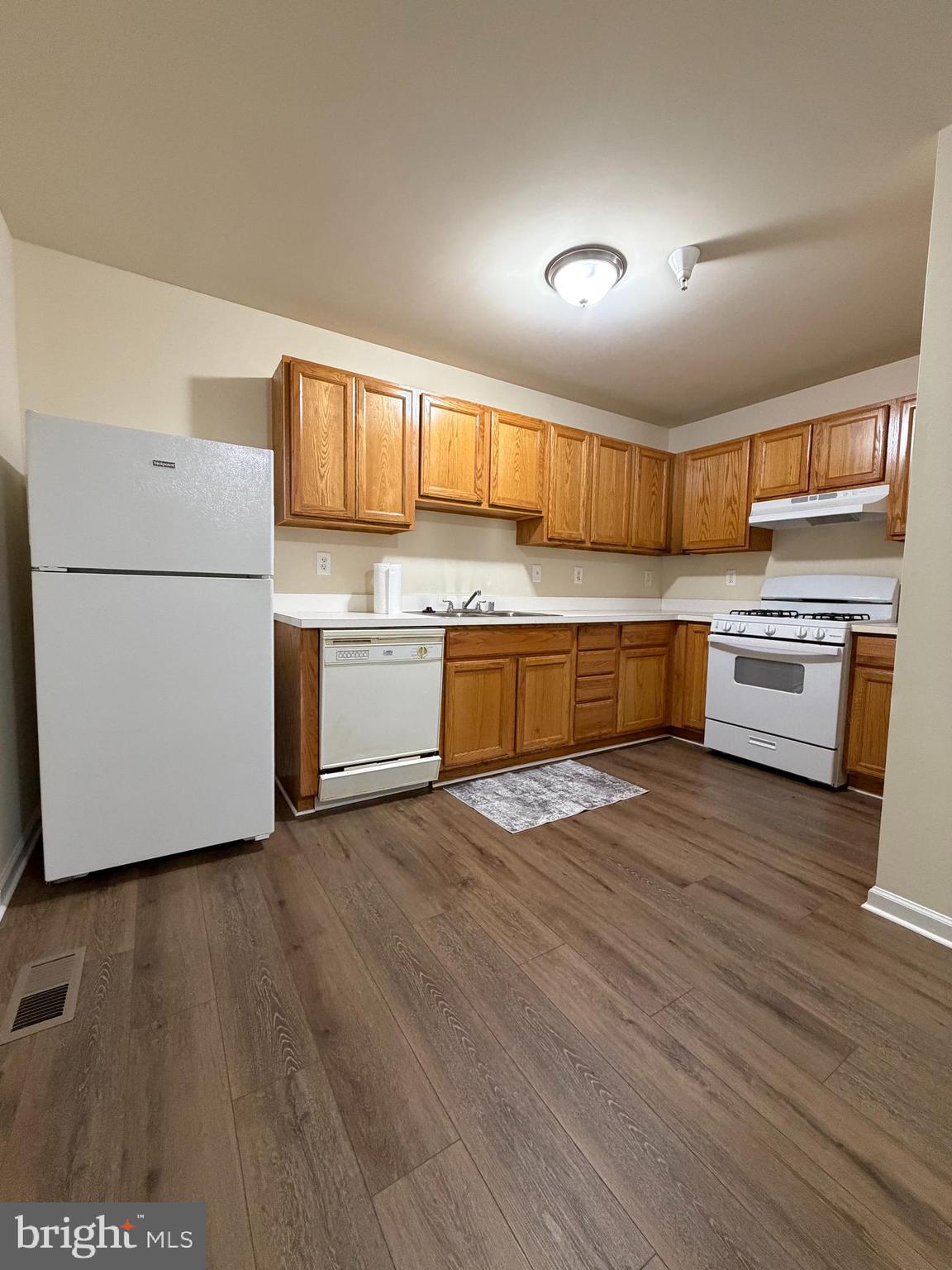 305 CENTER DEEN AVENUE