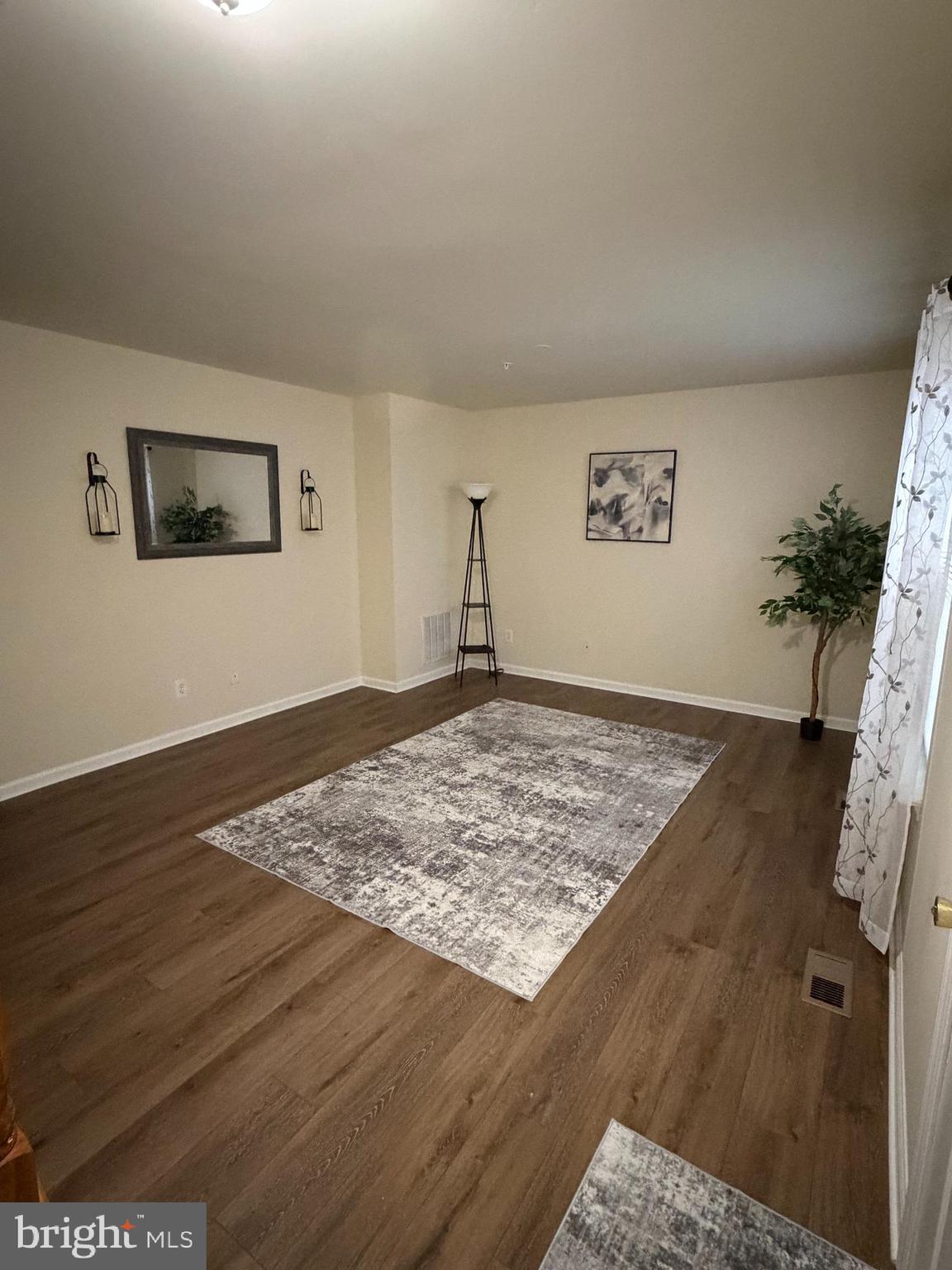 305 CENTER DEEN AVENUE