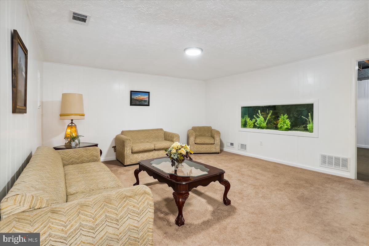 CHESTNUT WOODS - Residential