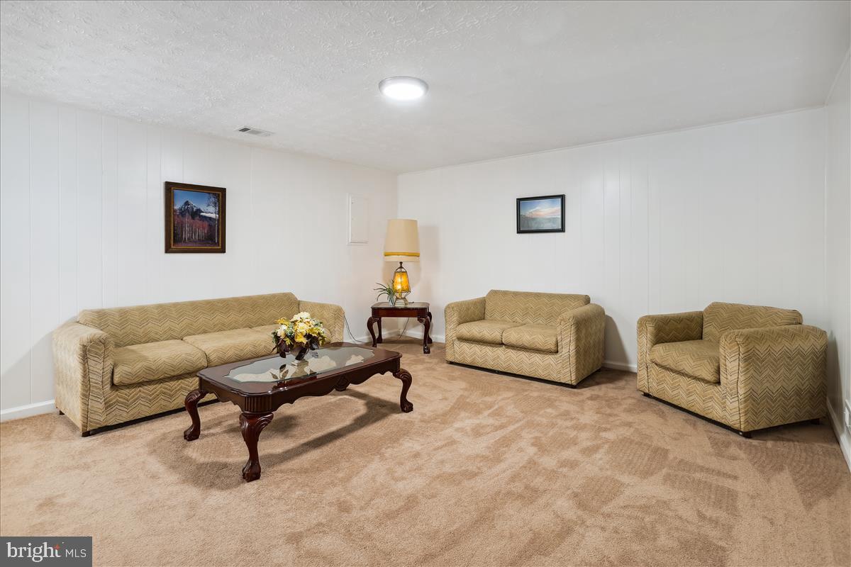 CHESTNUT WOODS - Residential