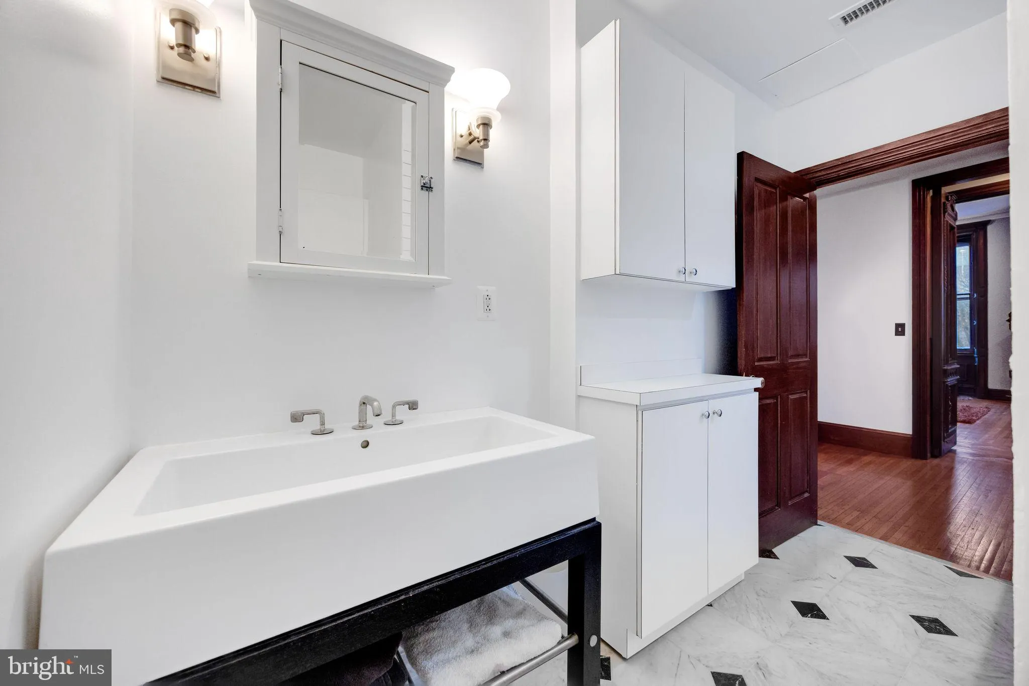 Philadelphia, Pennsylvania 19130, United States, 1 Bedroom Bedrooms, ,1 BathroomBathrooms,Residential,Active,95124