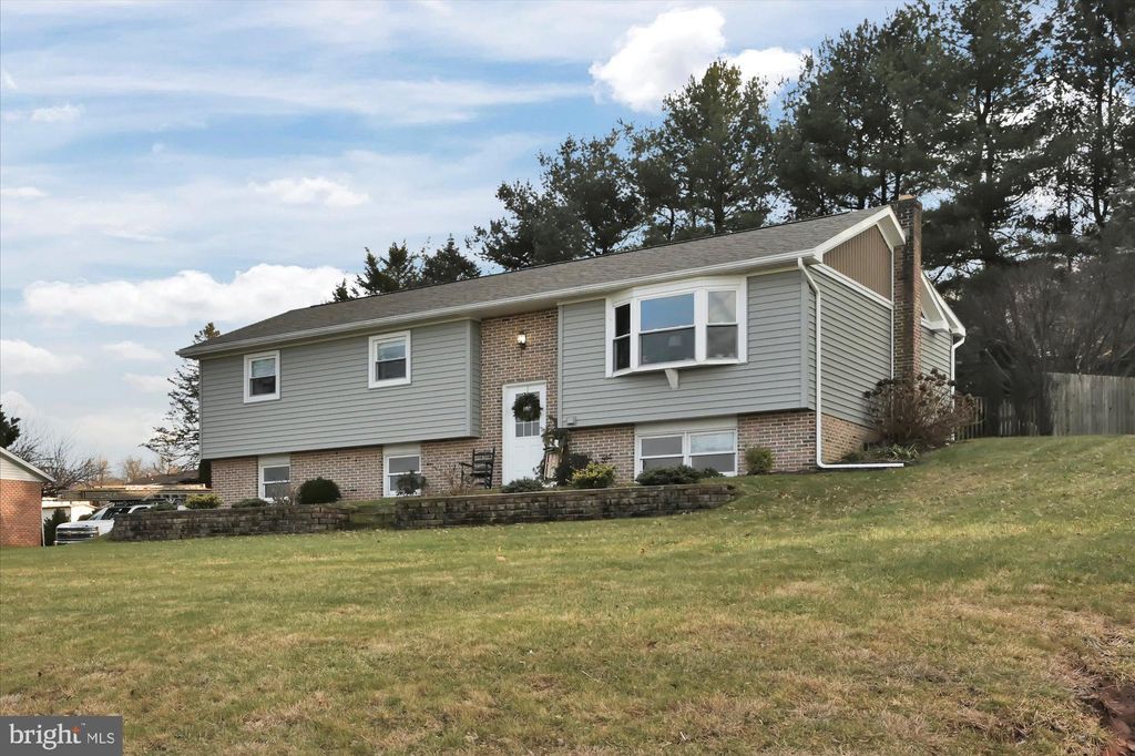 Photo of 151 VALLEY VIEW DR, EPHRATA, PA 17522 (MLS # PALA2030038)