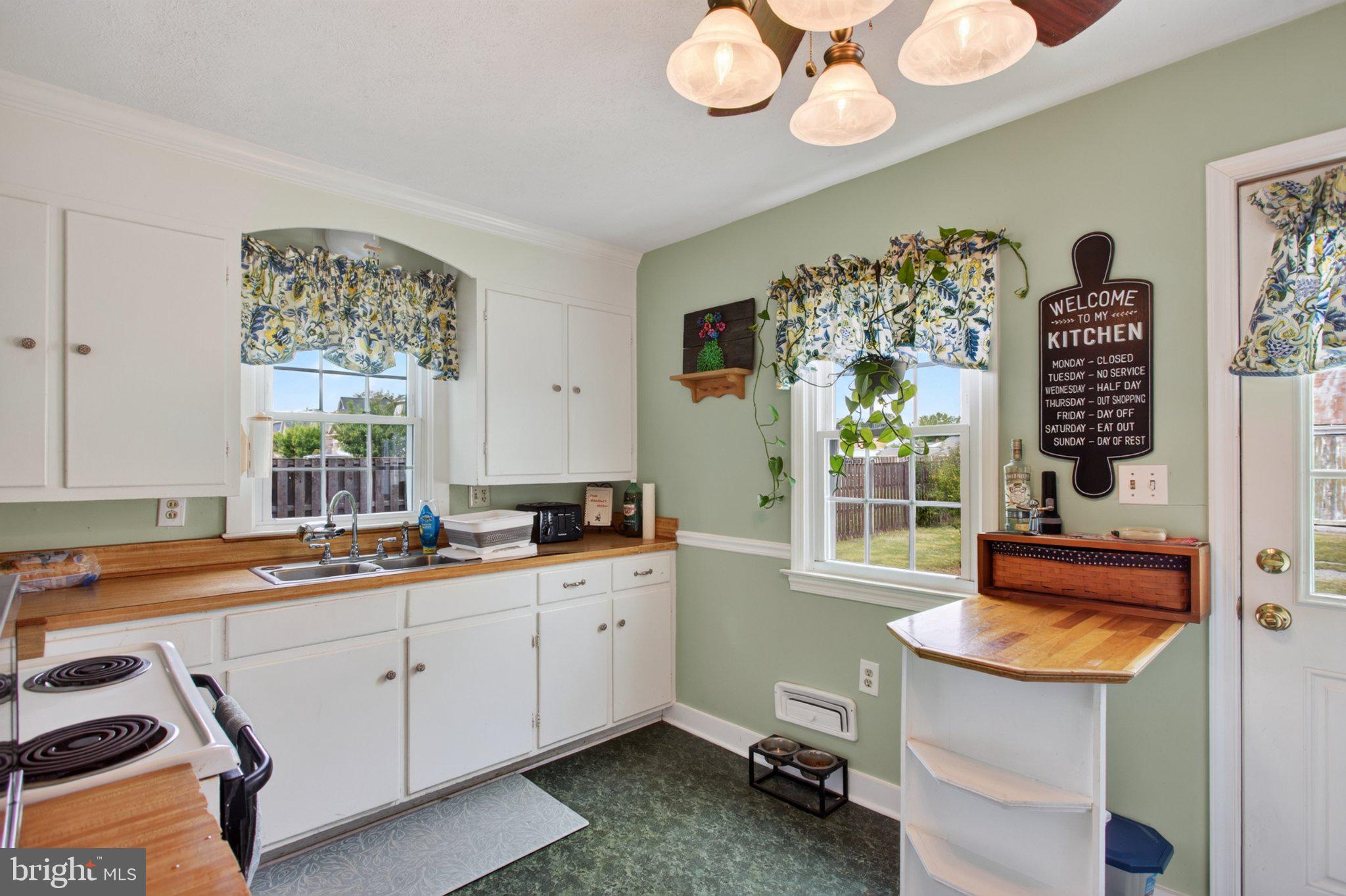 144 APPLE VALLEY ROAD