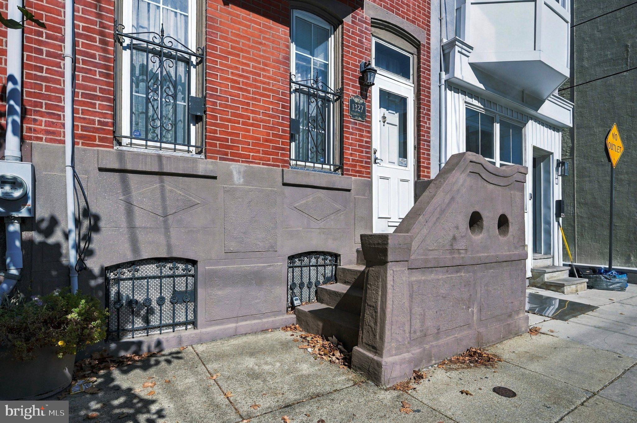 1327 WHARTON STREET