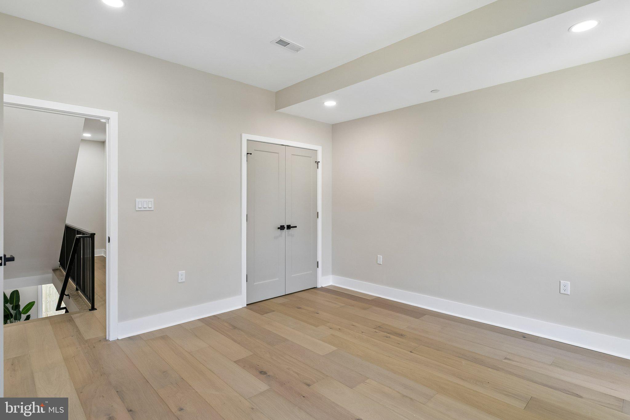 PASSYUNK SQUARE - Residential