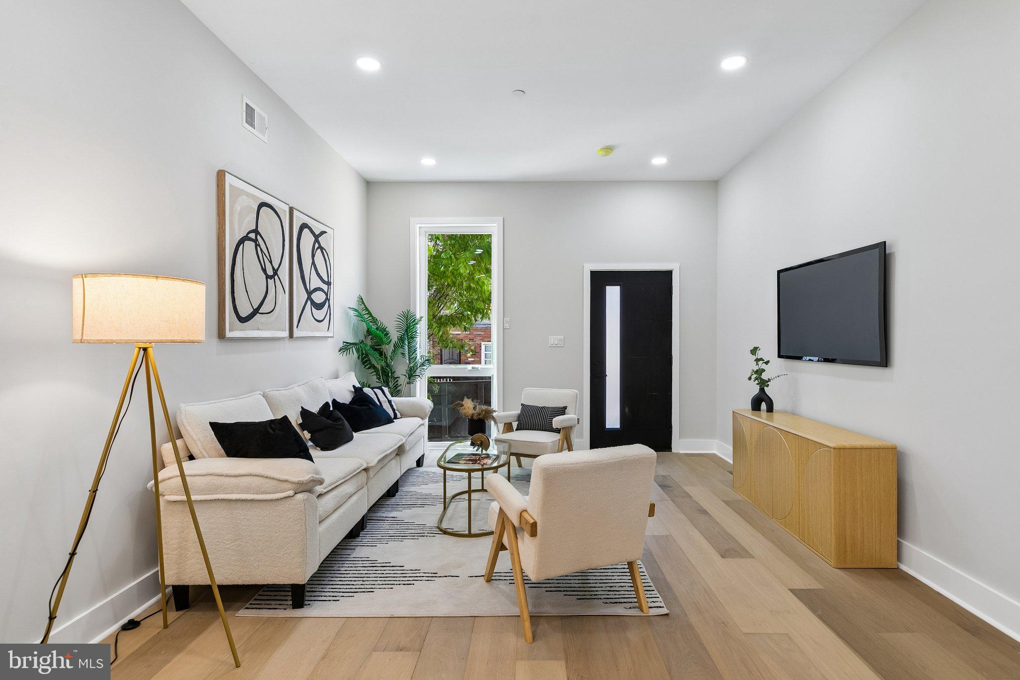 PASSYUNK SQUARE - Residential