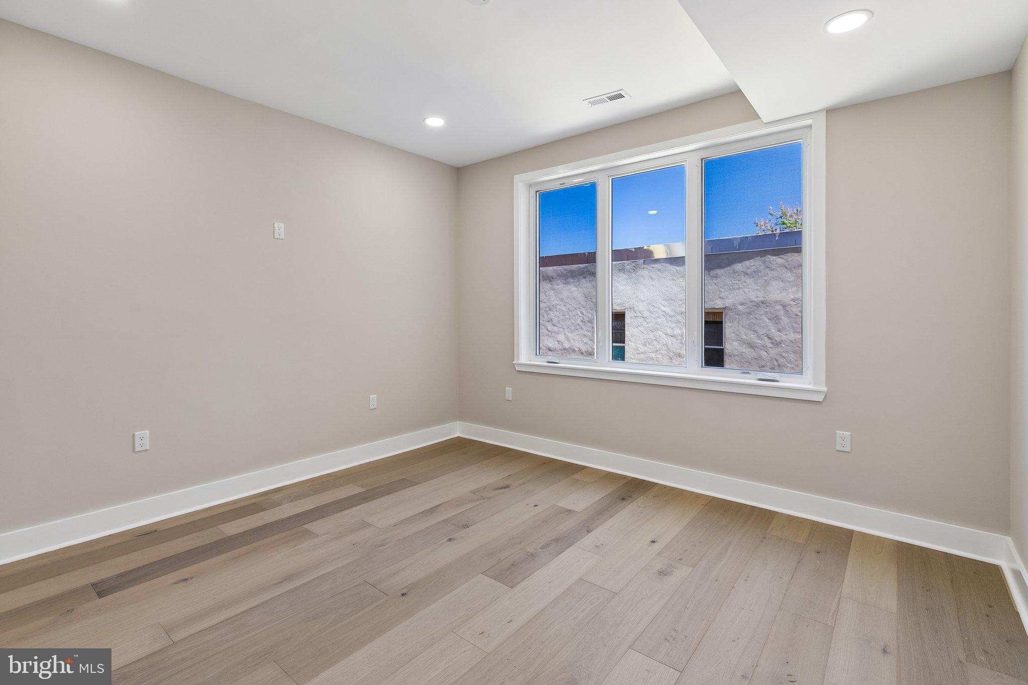 PASSYUNK SQUARE - Residential